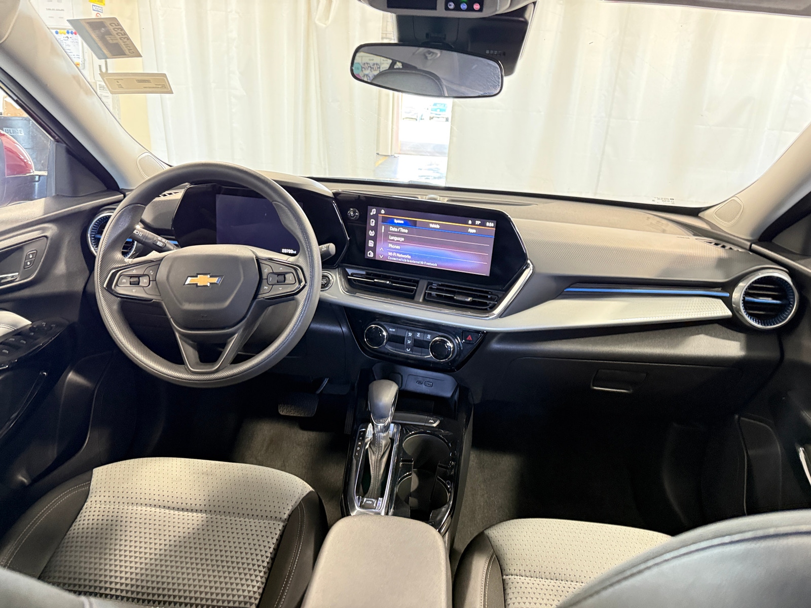 Thumbnail: 2025 Chevrolet Trax - 3