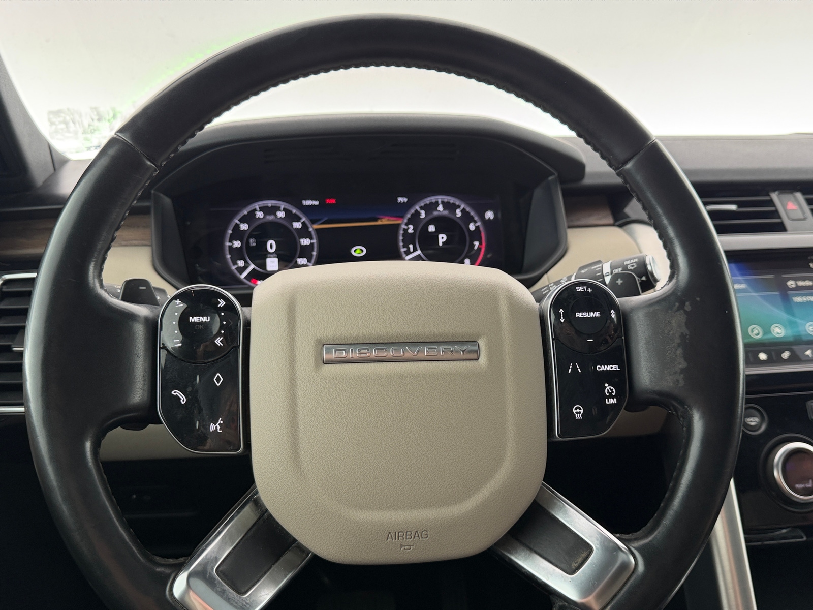 Thumbnail: 2020 Land Rover Discovery - 5