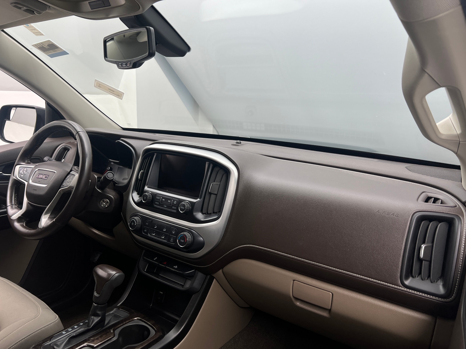 Thumbnail: 2016 GMC Canyon - 3