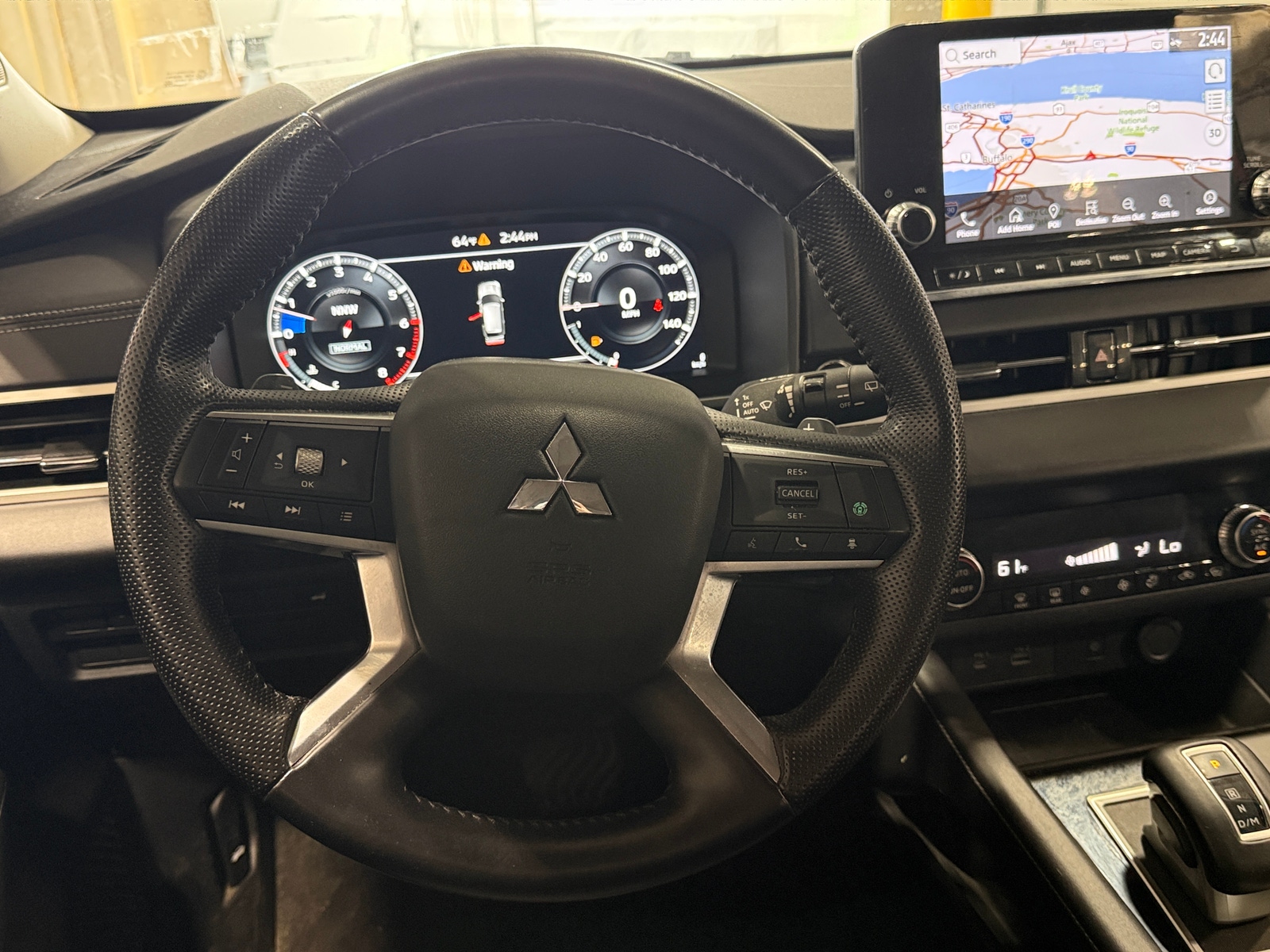 Thumbnail: 2023 Mitsubishi Outlander - 4