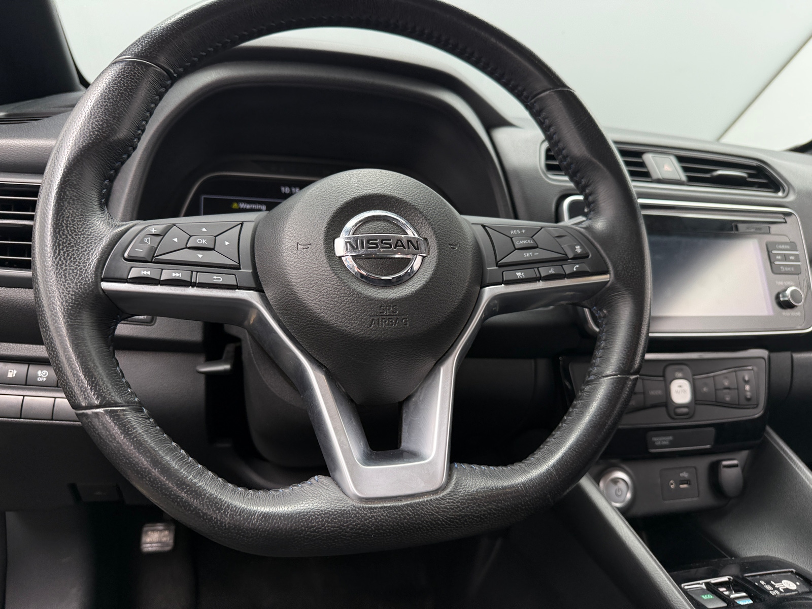 Thumbnail: 2018 Nissan Leaf - 5
