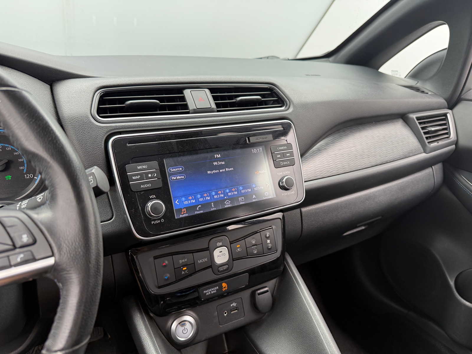 Thumbnail: 2018 Nissan Leaf - 4