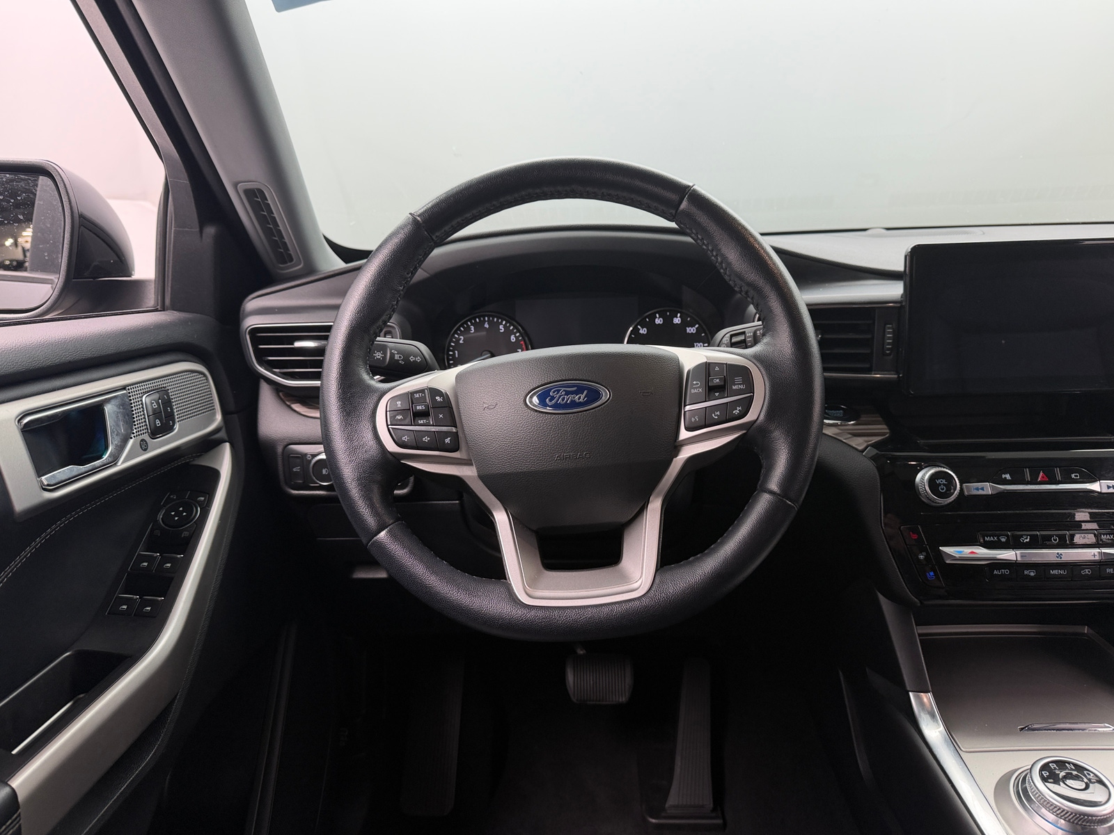 Thumbnail: 2022 Ford Explorer - 4