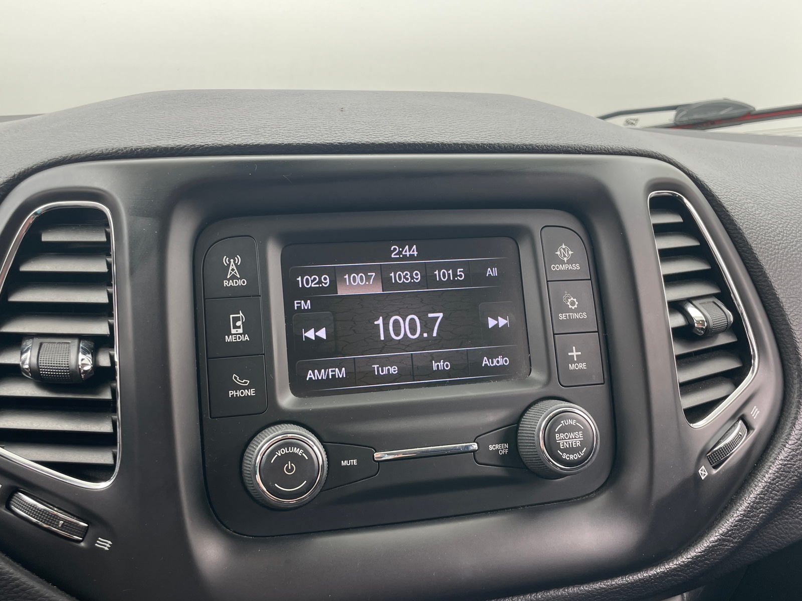 Thumbnail: 2018 Jeep Compass - 4