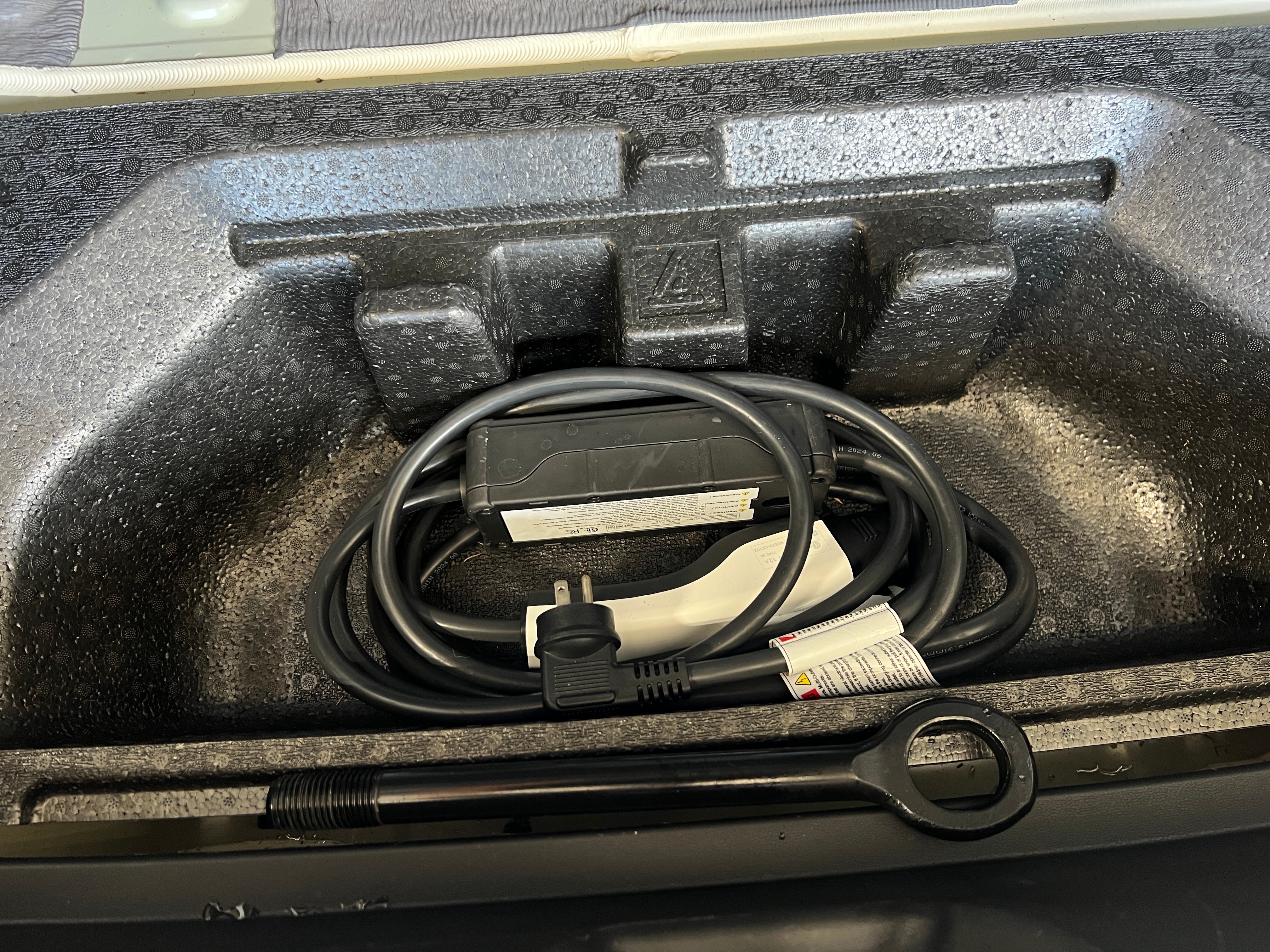 Used 2025 Hyundai IONIQ 6 SEL with VIN KMHM34AC8SA097384 for sale in Auburn, WA