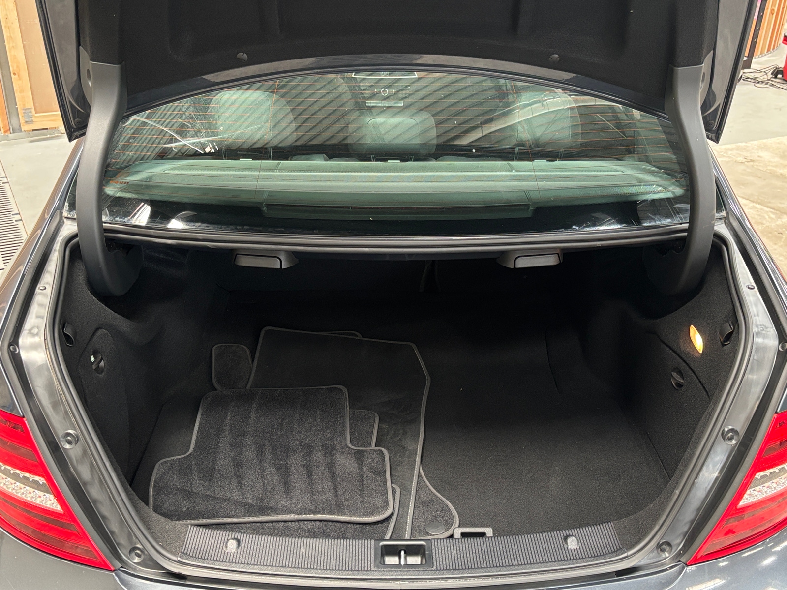 Thumbnail: 2013 Mercedes-Benz C-Class - 6