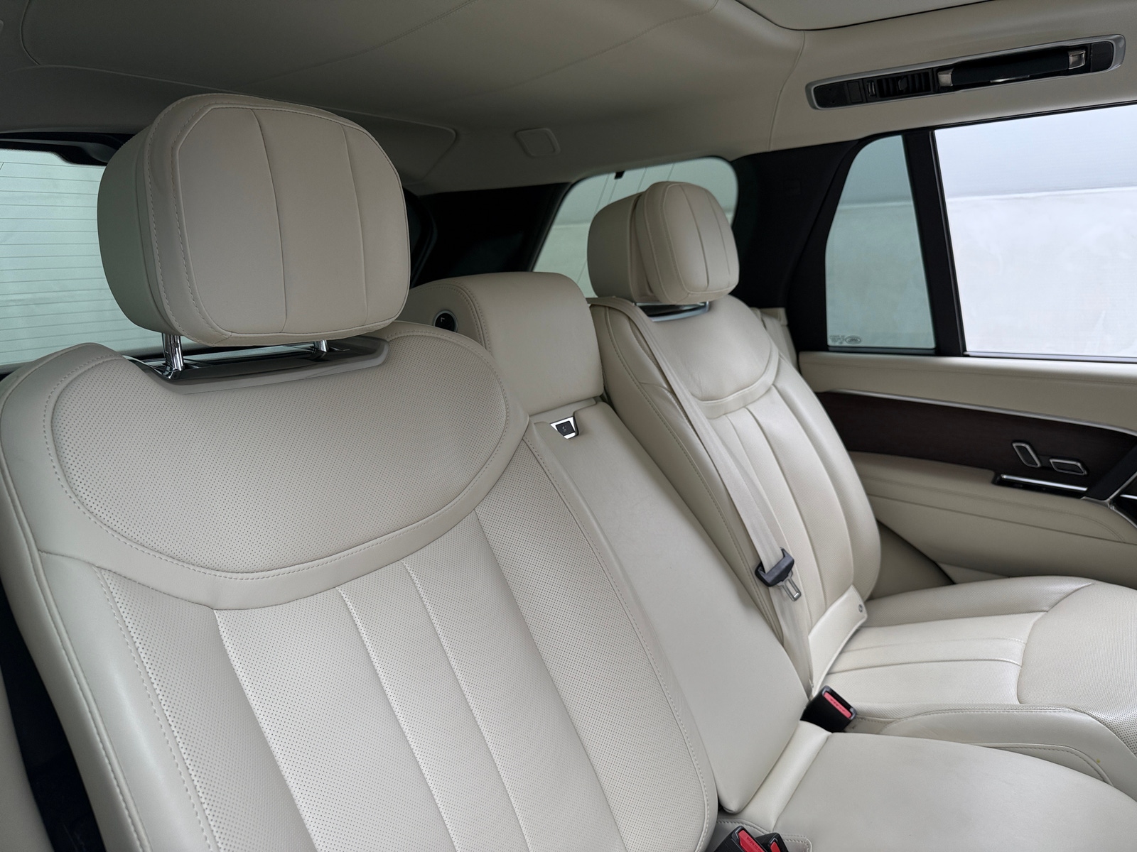 Thumbnail: 2023 Land Rover Range Rover - 5