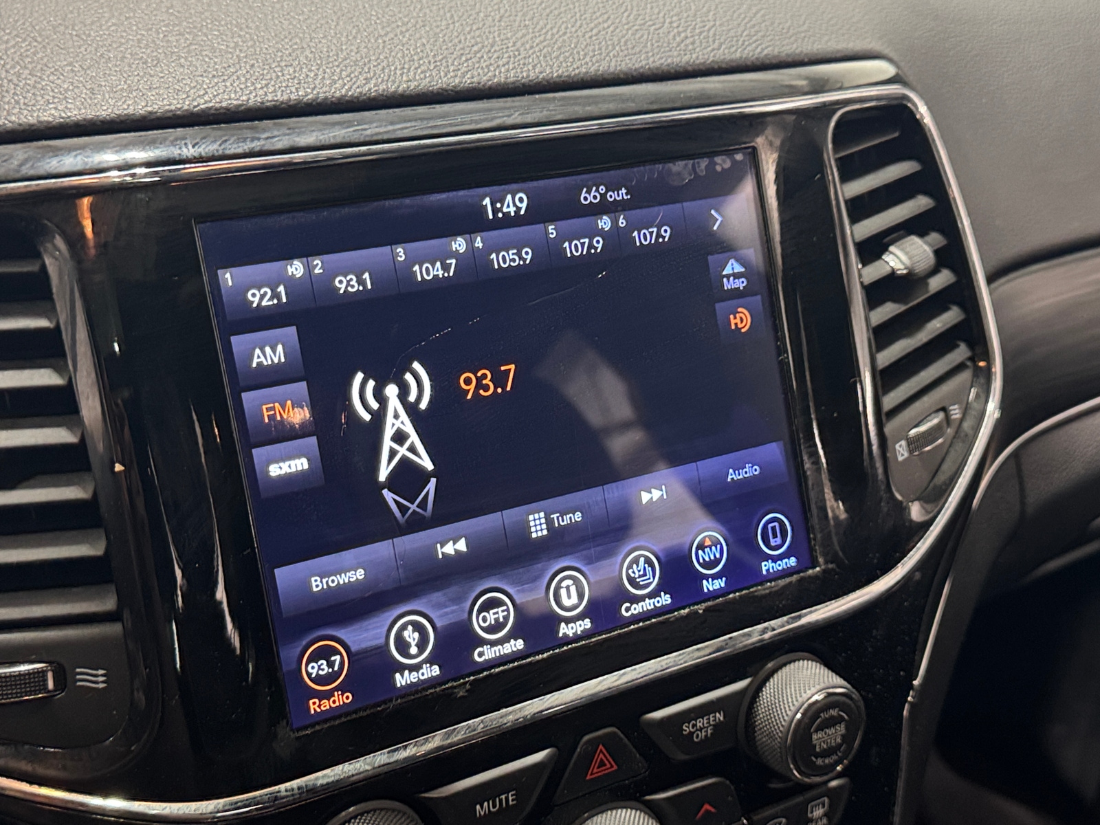 Thumbnail: 2019 Jeep Grand Cherokee - 3