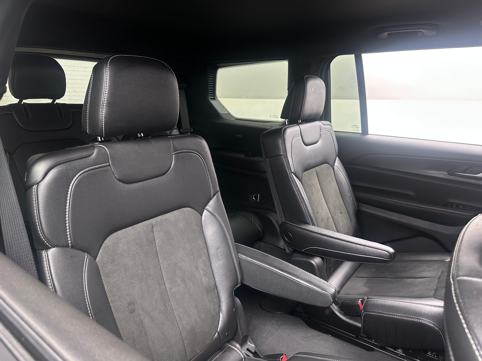 Thumbnail: 2023 Jeep Grand Cherokee L - 6