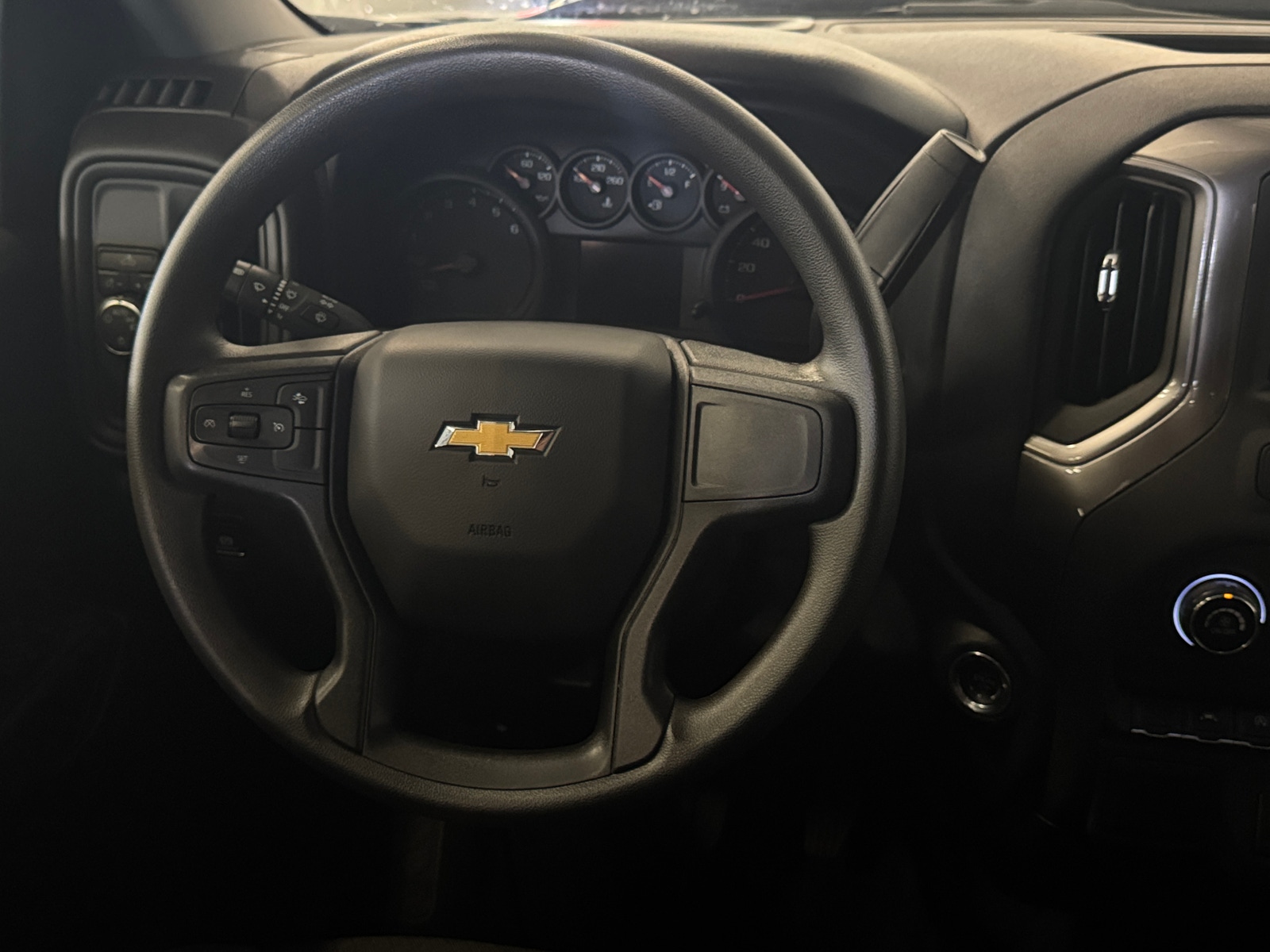 Thumbnail: 2025 Chevrolet Silverado 1500 - 5