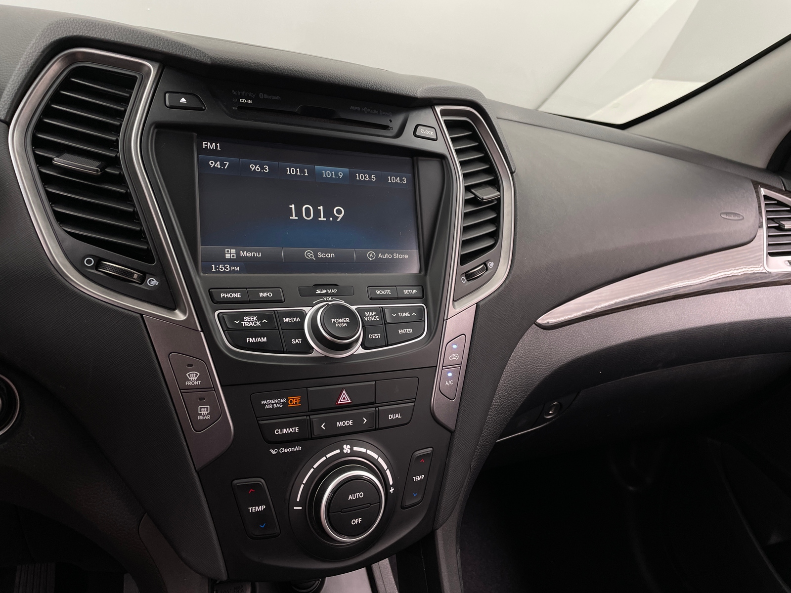 Thumbnail: 2014 Hyundai Santa Fe - 3