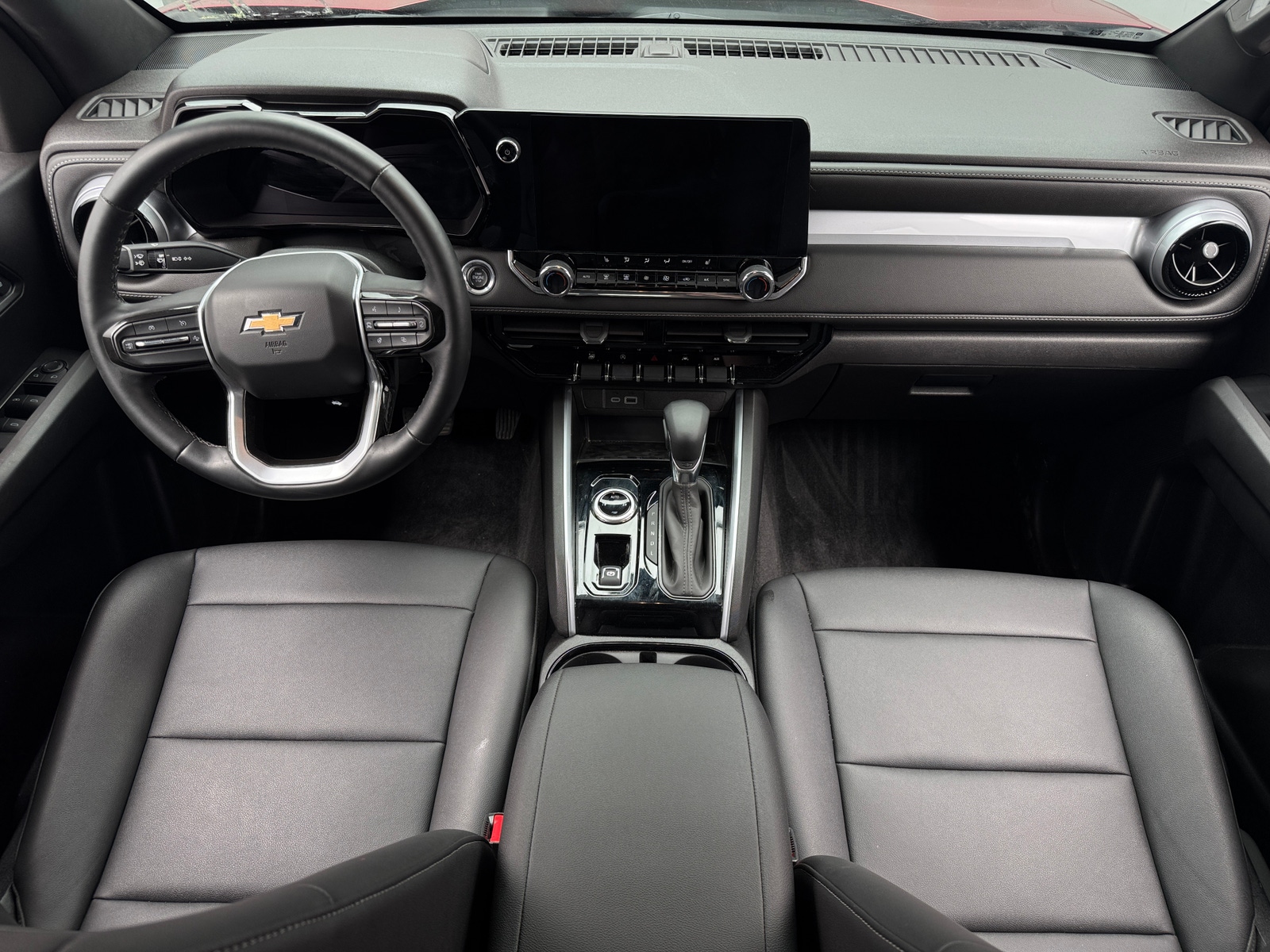 Thumbnail: 2023 Chevrolet Colorado - 3