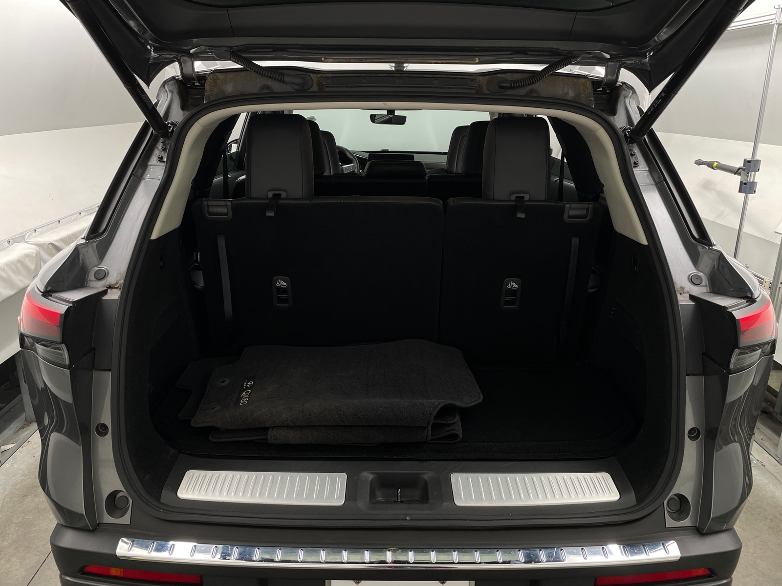 Thumbnail: 2023 INFINITI QX60 - 6