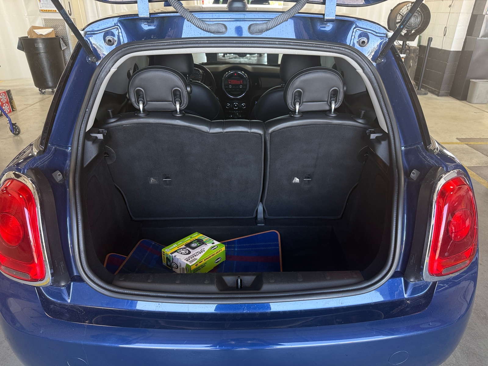 Thumbnail: 2015 MINI Cooper Hardtop - 6