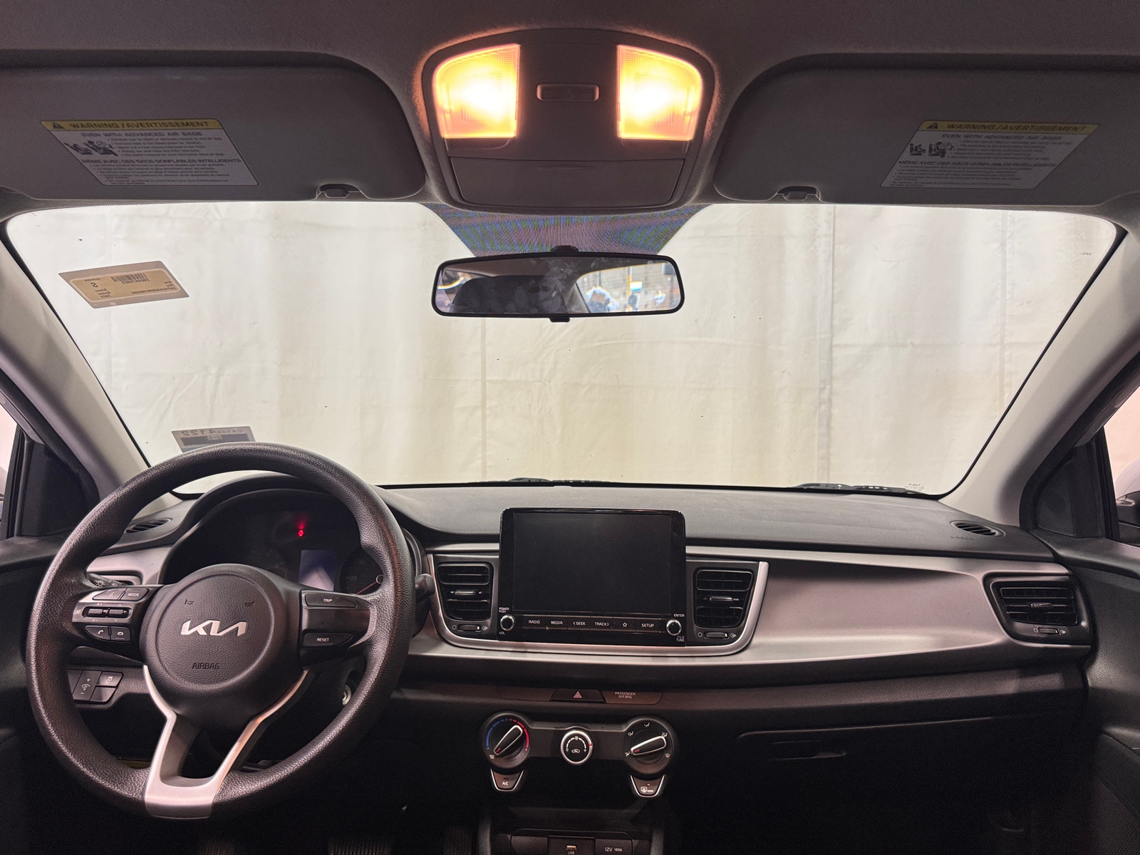 Thumbnail: 2022 Kia Rio - 3