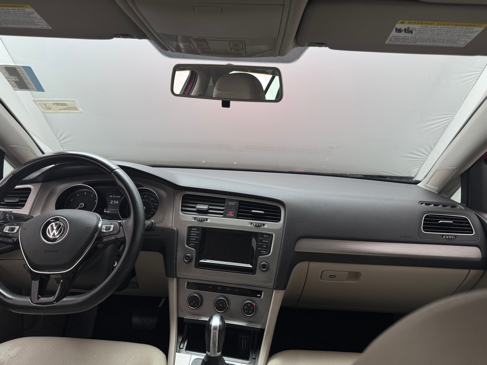 Thumbnail: 2015 Volkswagen e-Golf - 2