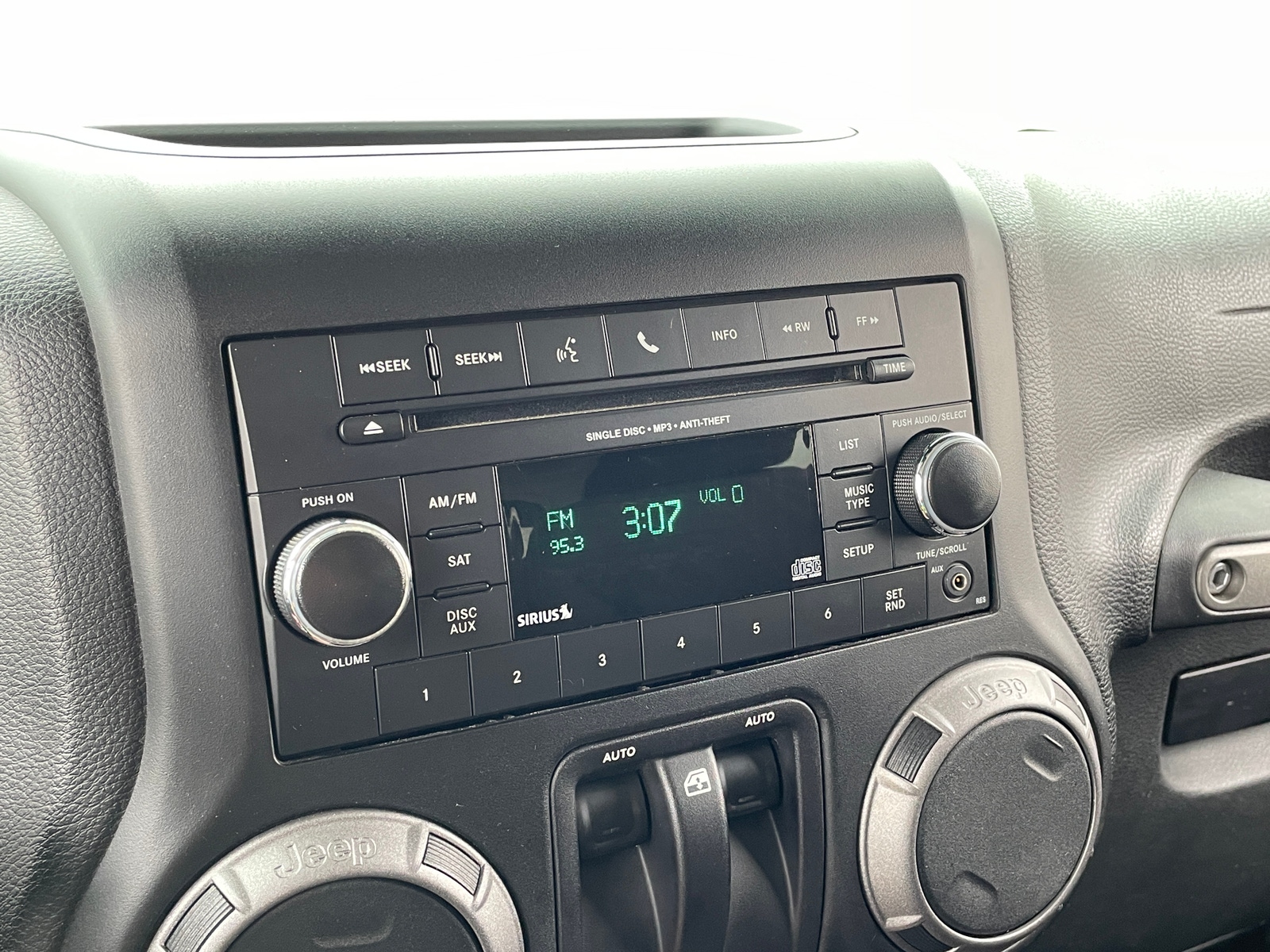Thumbnail: 2015 Jeep Wrangler - 3