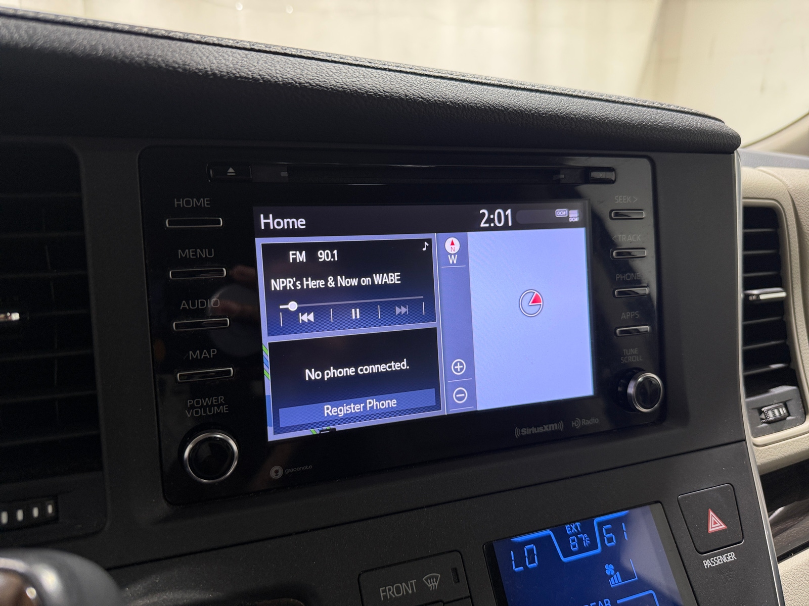 Thumbnail: 2018 Toyota Sienna - 3