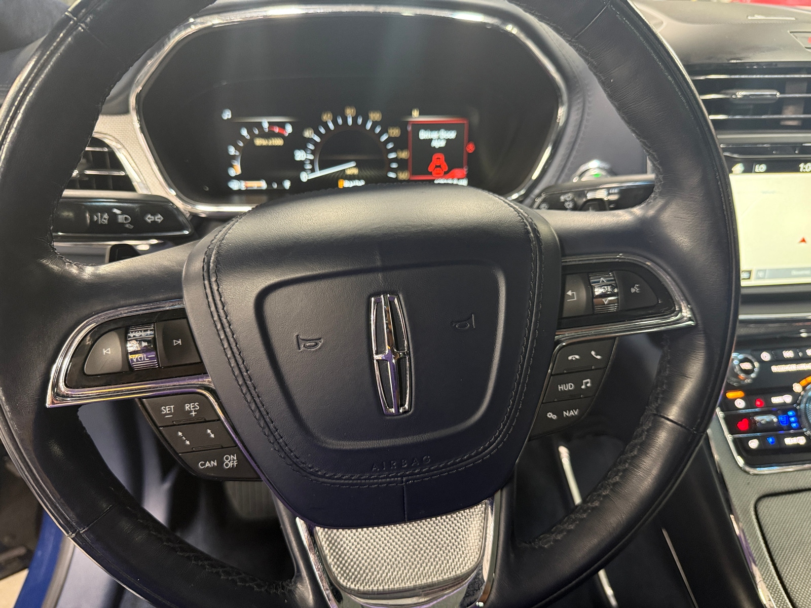 Thumbnail: 2018 Lincoln Continental - 4