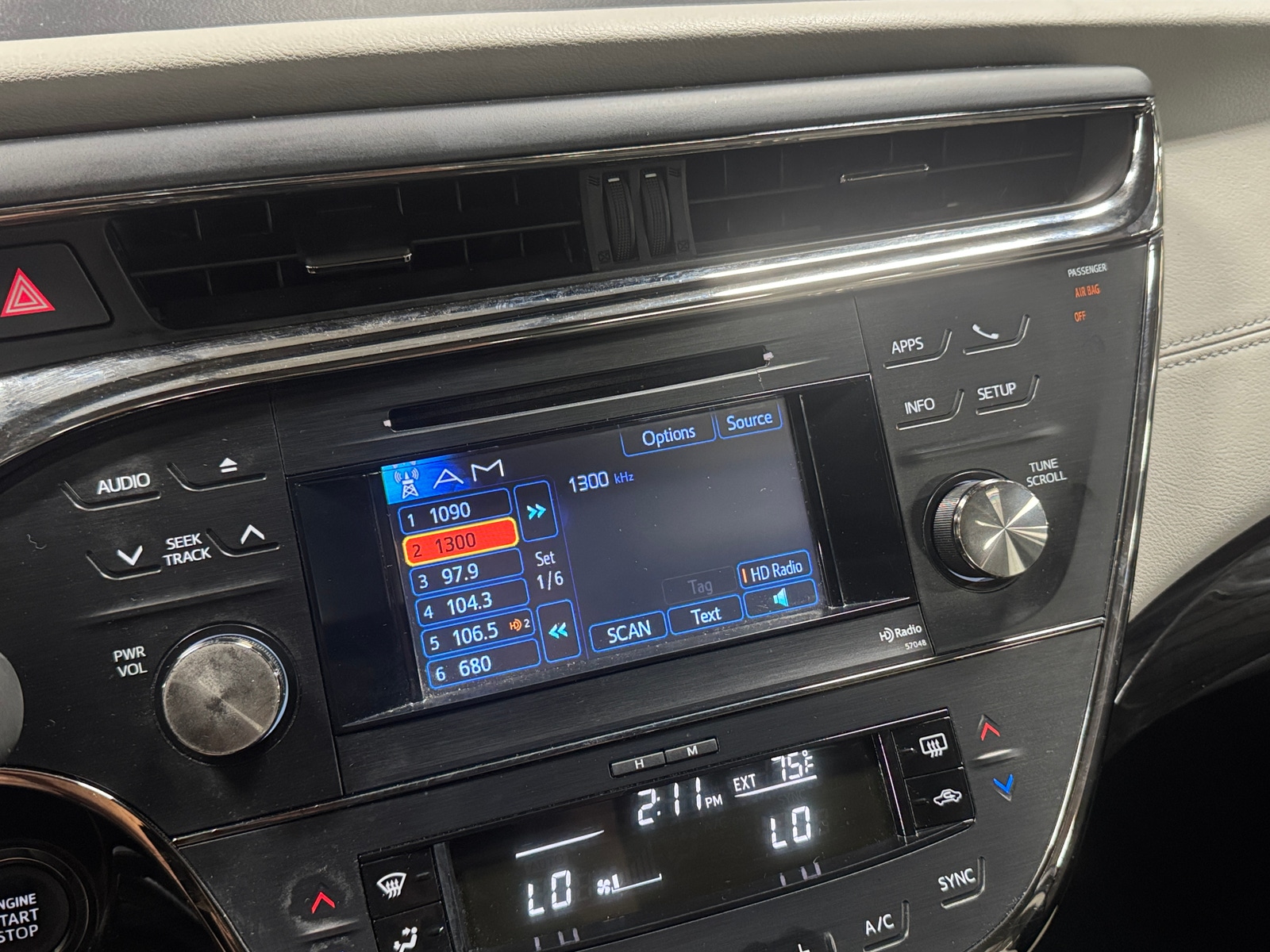 Thumbnail: 2013 Toyota Avalon - 4
