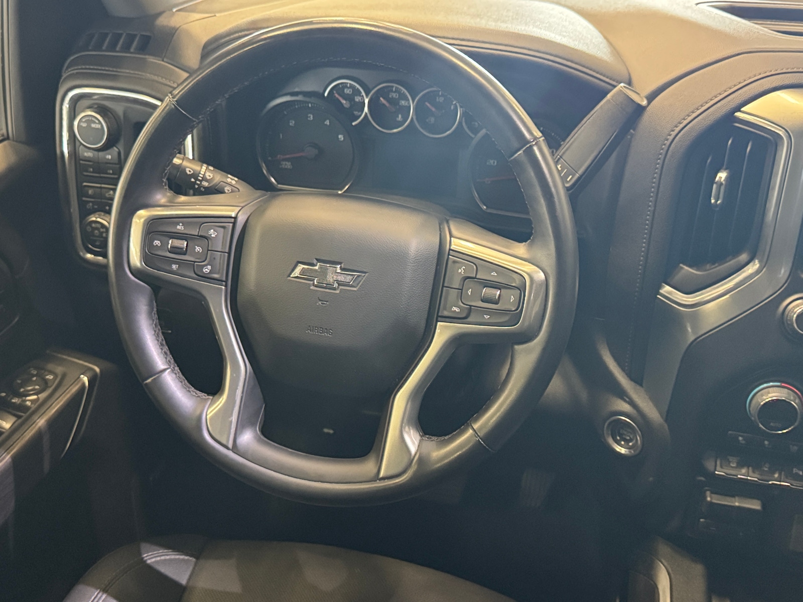 Thumbnail: 2023 Chevrolet Silverado 2500 - 4