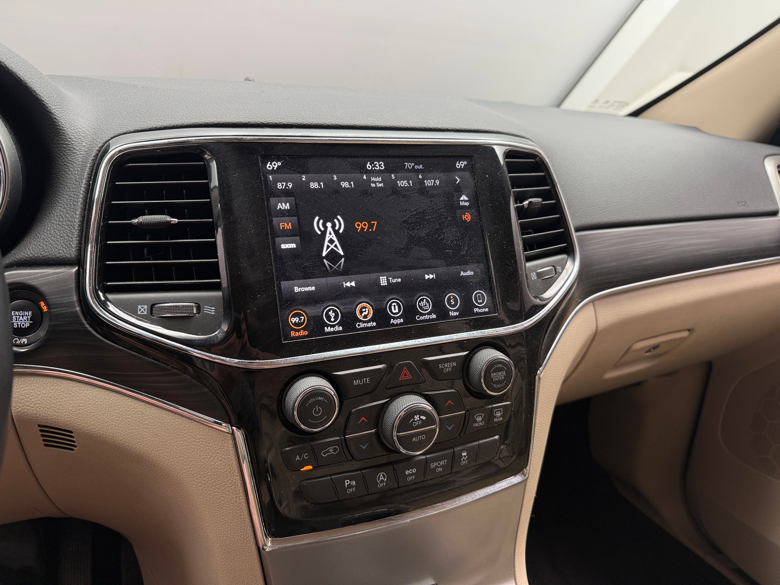 Thumbnail: 2019 Jeep Grand Cherokee - 3