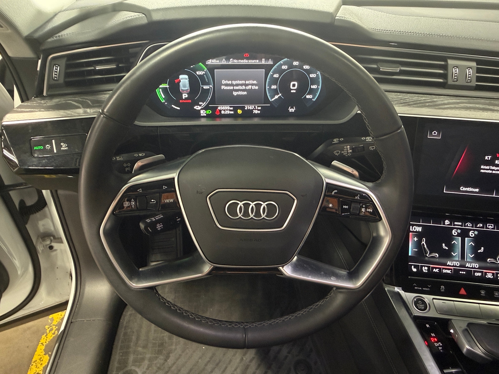 Thumbnail: 2023 Audi e-tron - 4