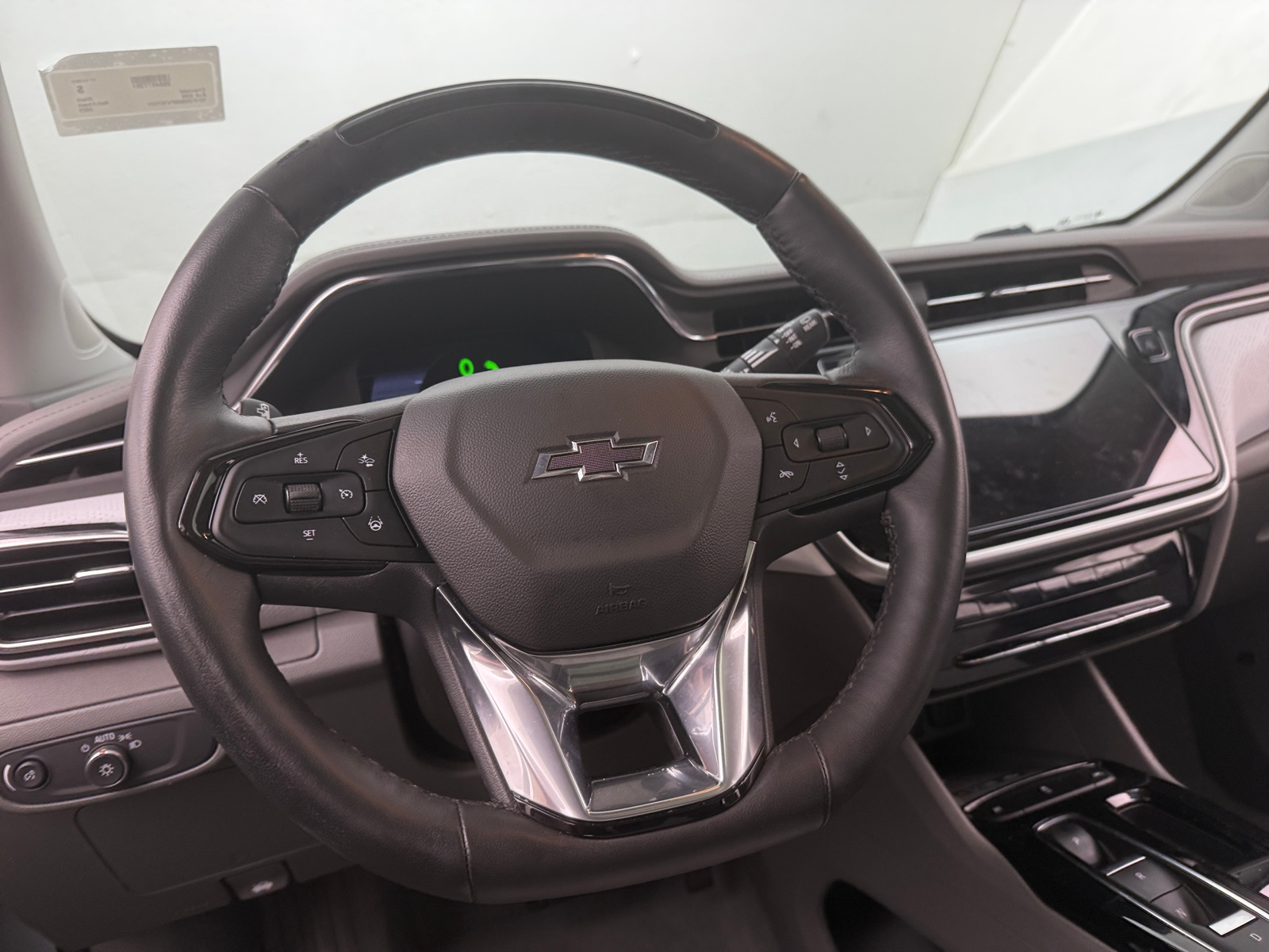 Thumbnail: 2023 Chevrolet Bolt EUV - 4