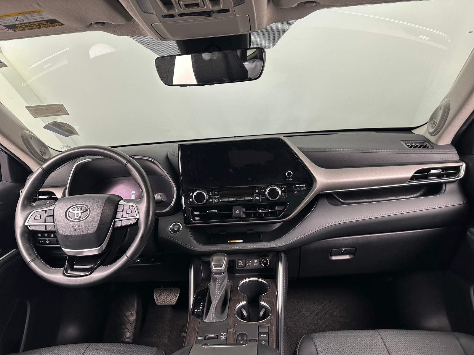 Thumbnail: 2023 Toyota Highlander - 2