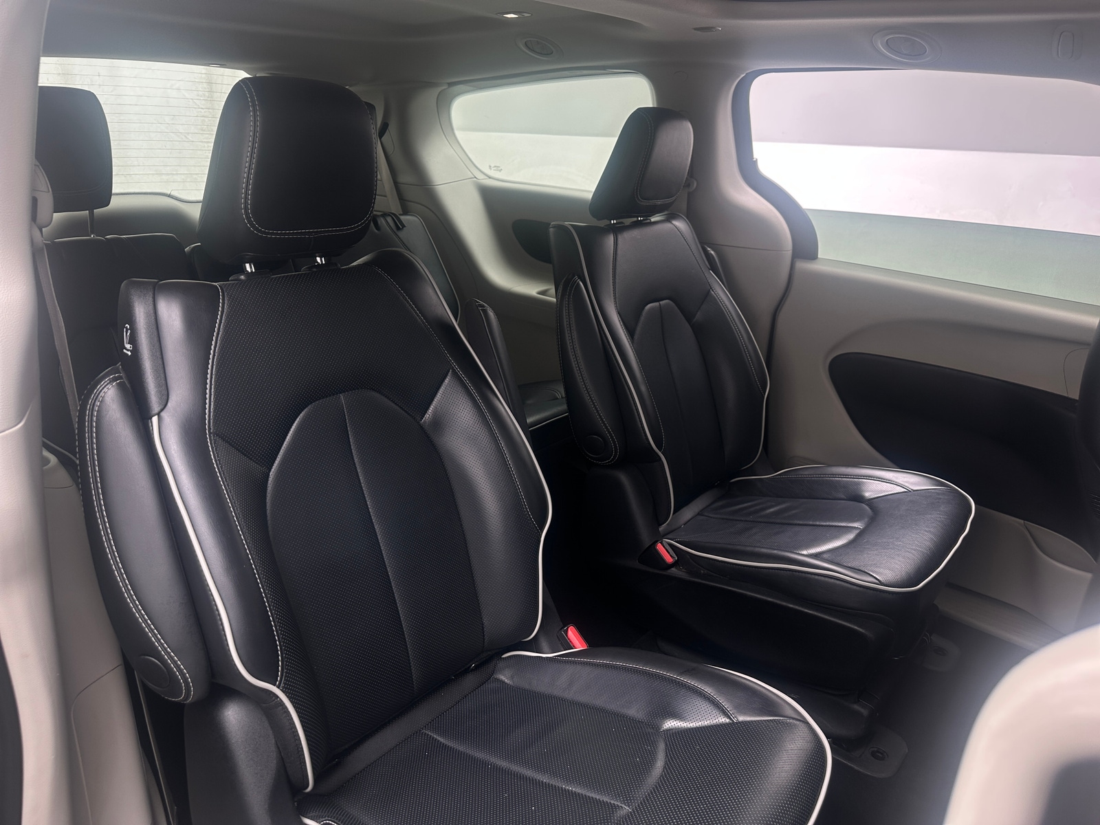 Thumbnail: 2023 Chrysler Pacifica - 5
