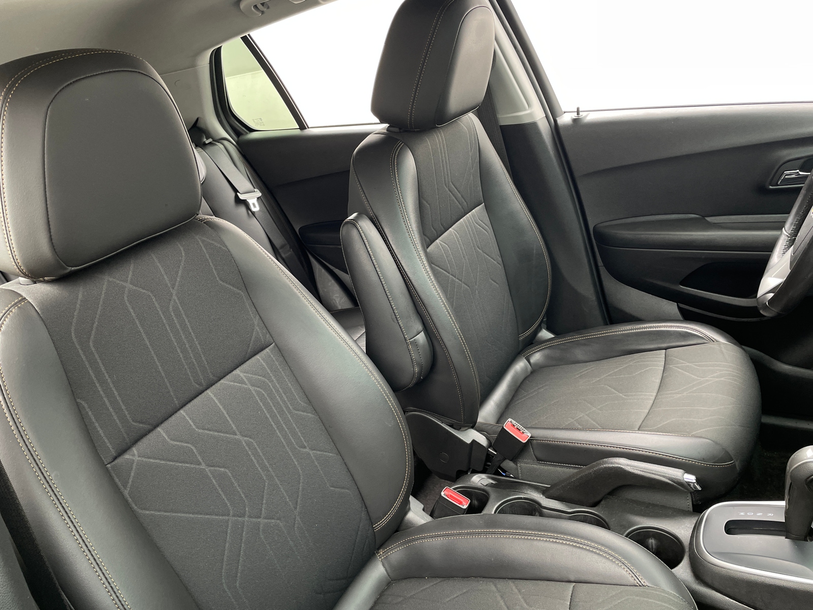 Thumbnail: 2022 Chevrolet Trax - 2