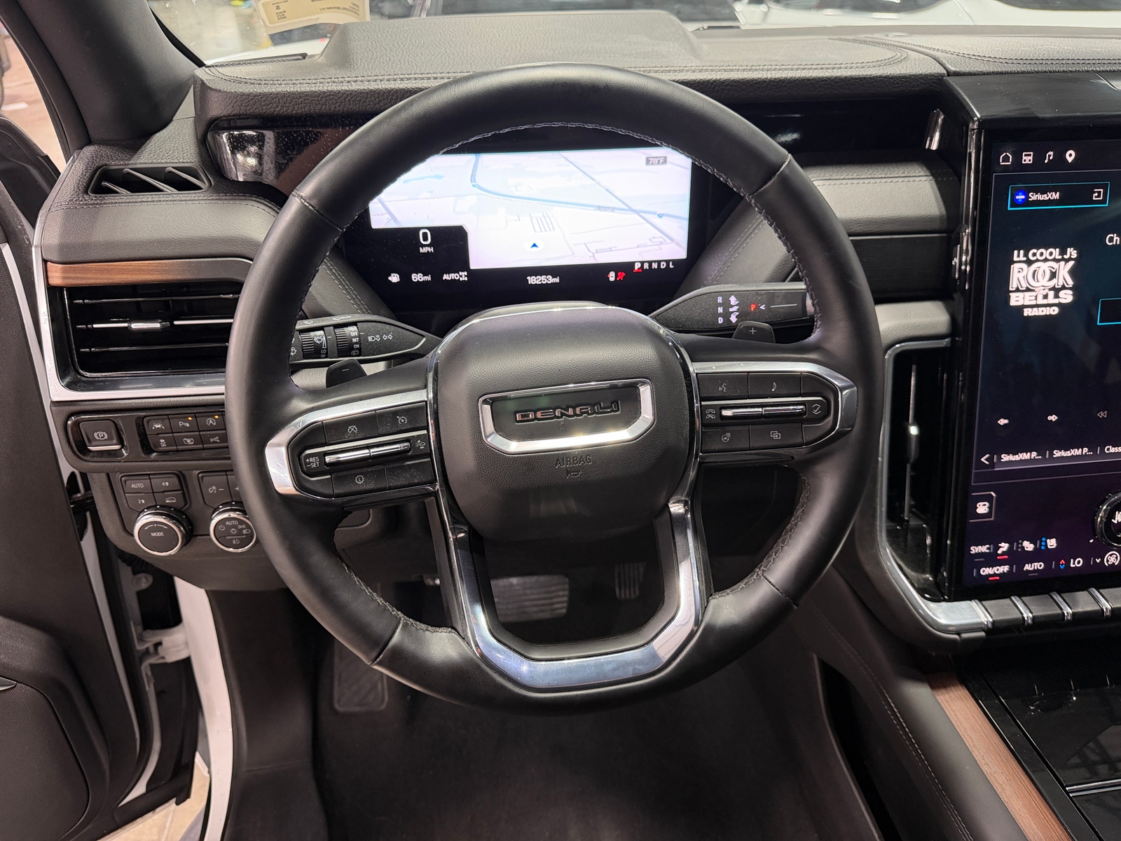 Thumbnail: 2025 GMC Yukon - 4