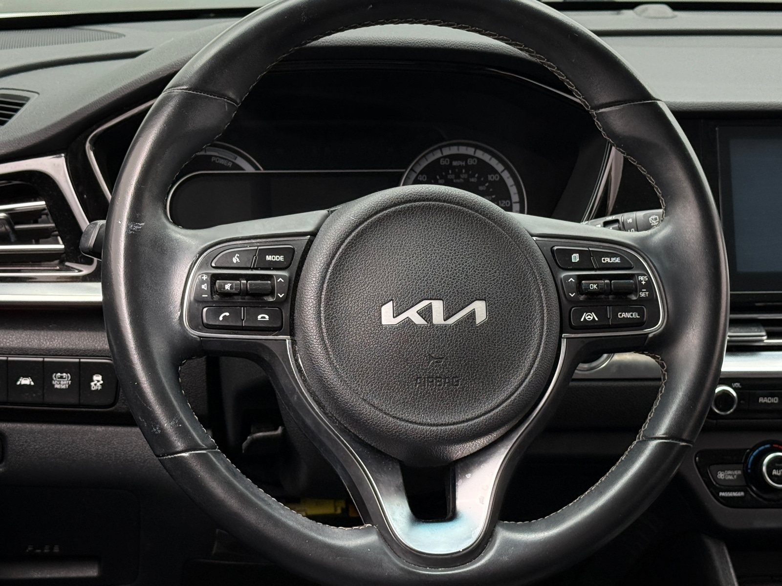 Thumbnail: 2022 Kia Niro - 5