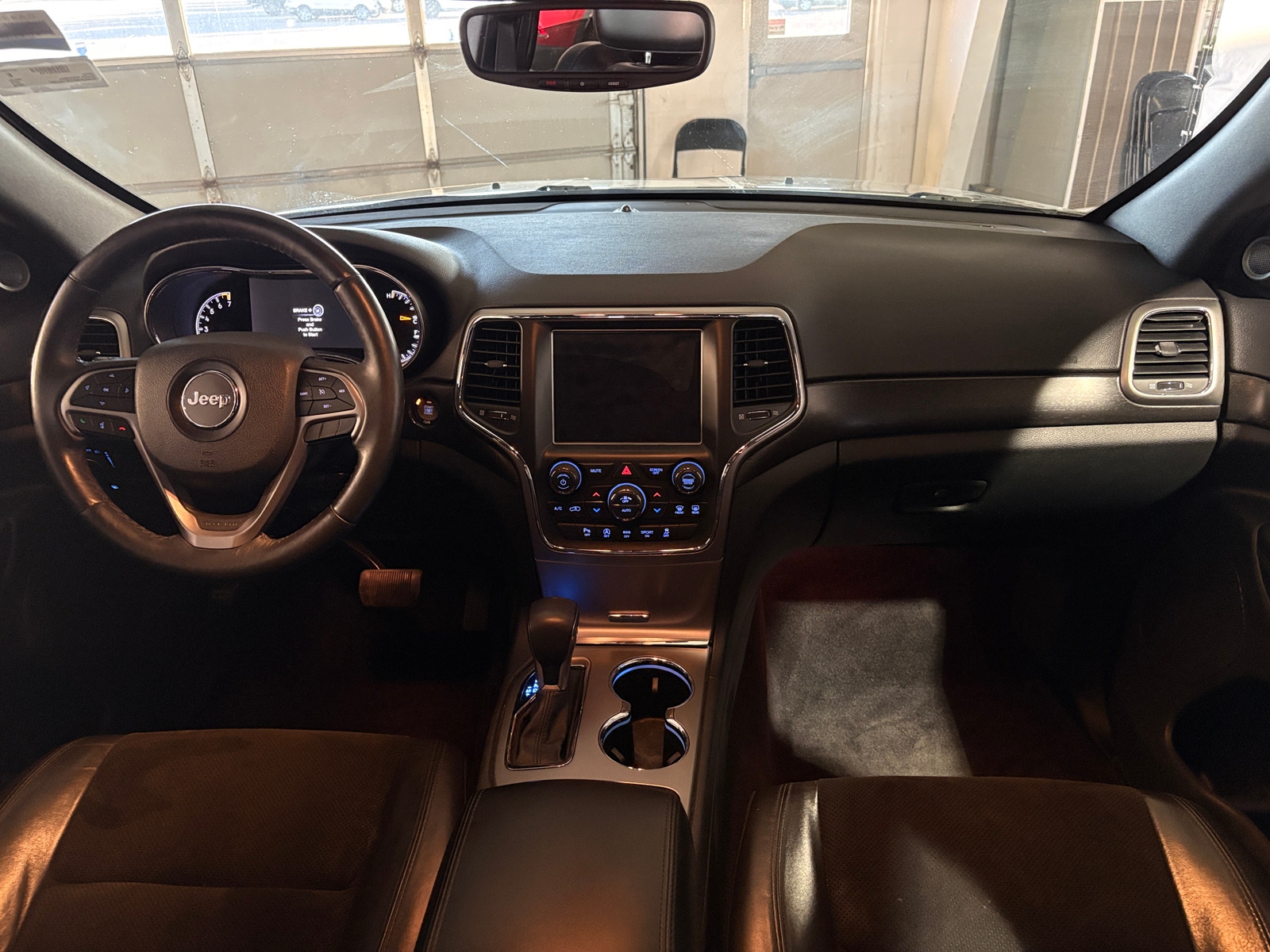 Thumbnail: 2018 Jeep Grand Cherokee - 3