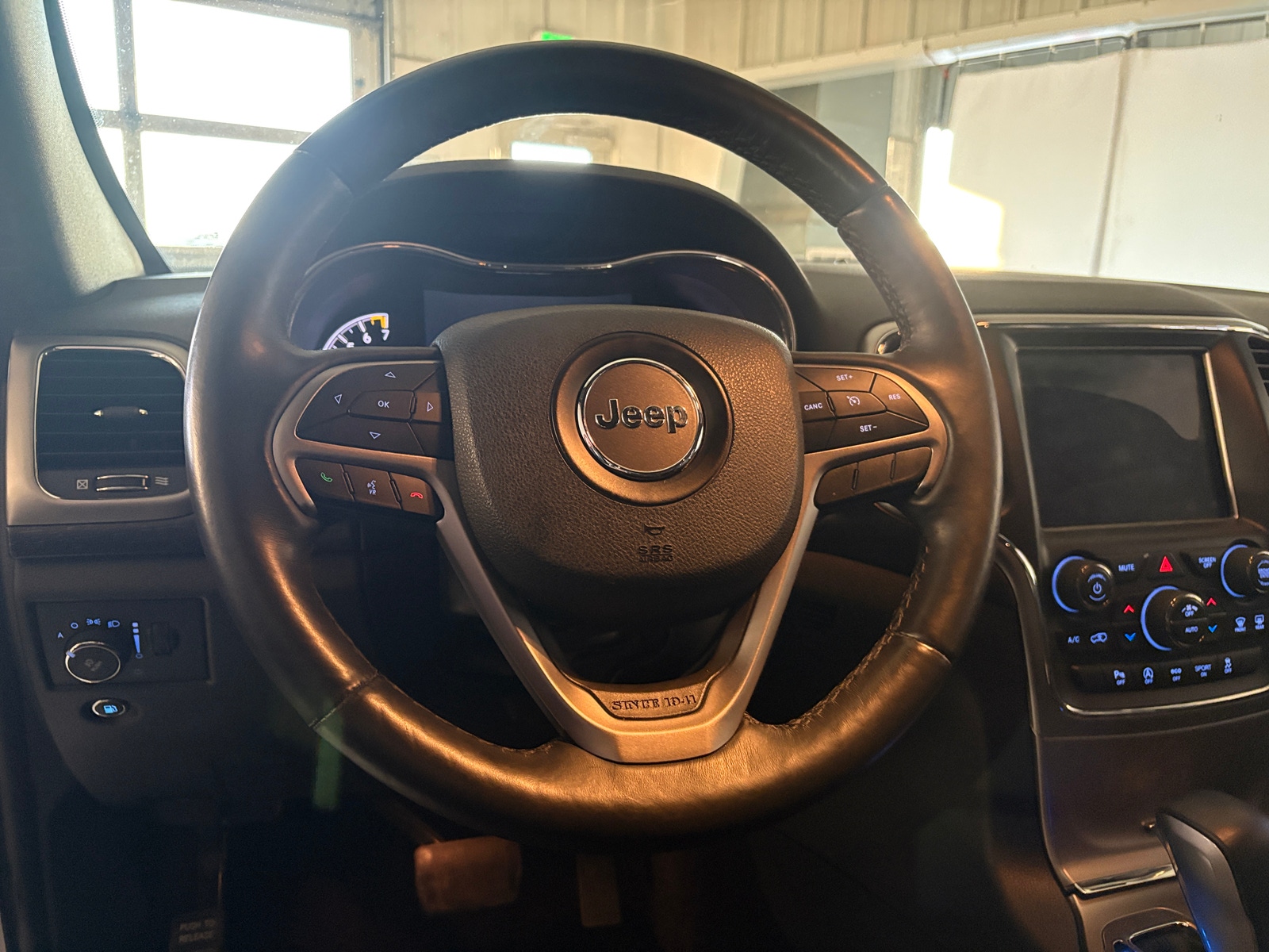 Thumbnail: 2018 Jeep Grand Cherokee - 5