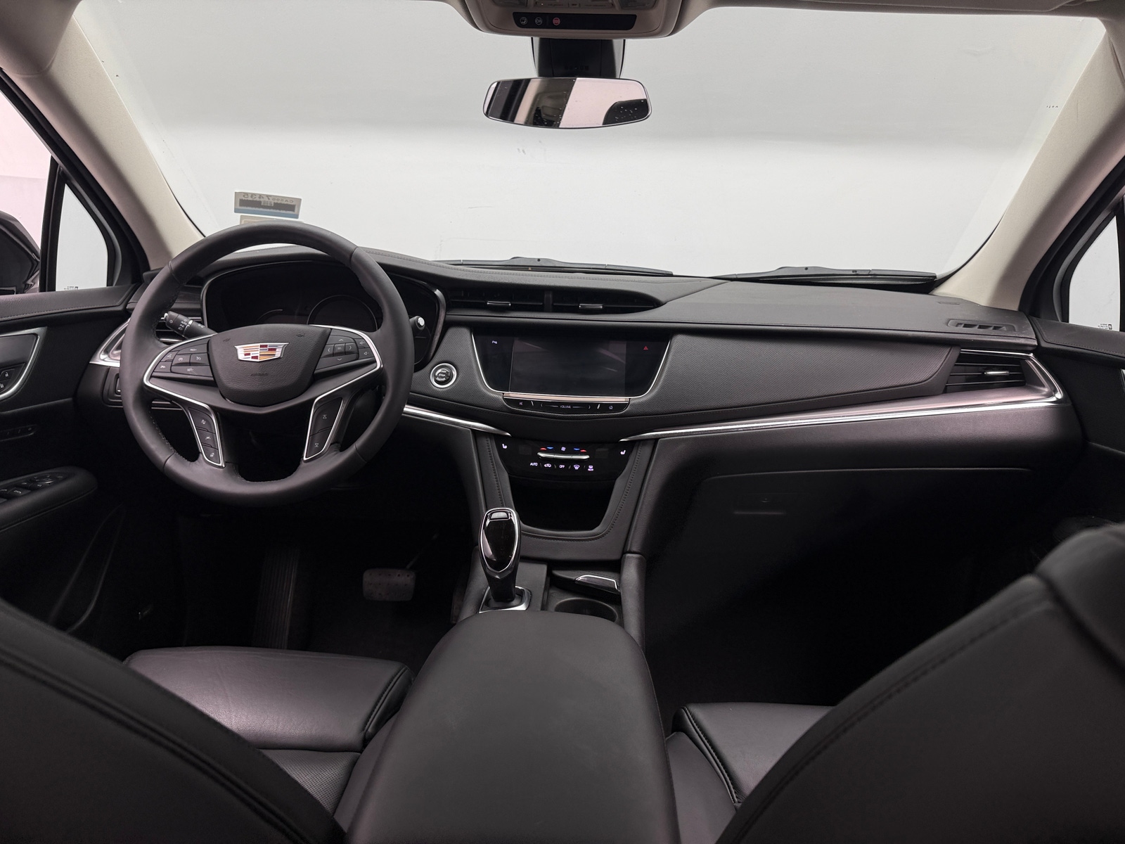 Thumbnail: 2017 Cadillac XT5 - 2