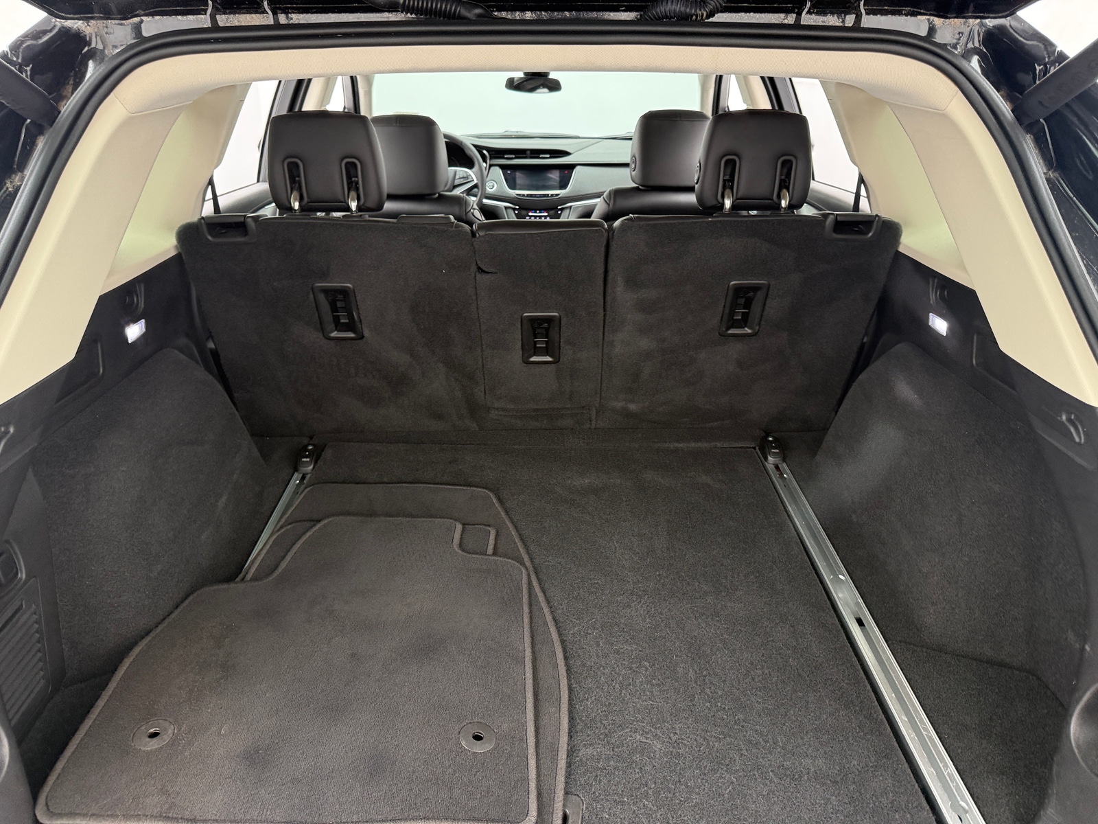 Thumbnail: 2017 Cadillac XT5 - 6