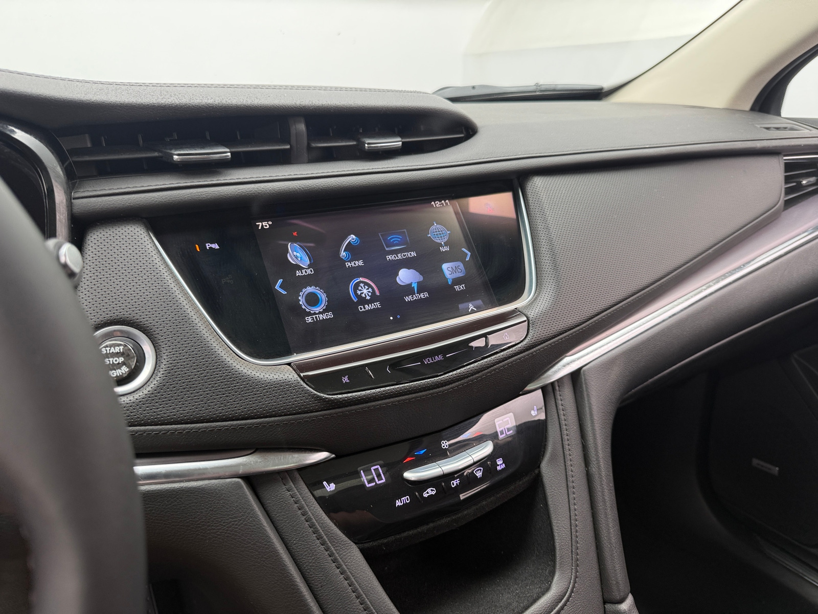 Thumbnail: 2017 Cadillac XT5 - 3