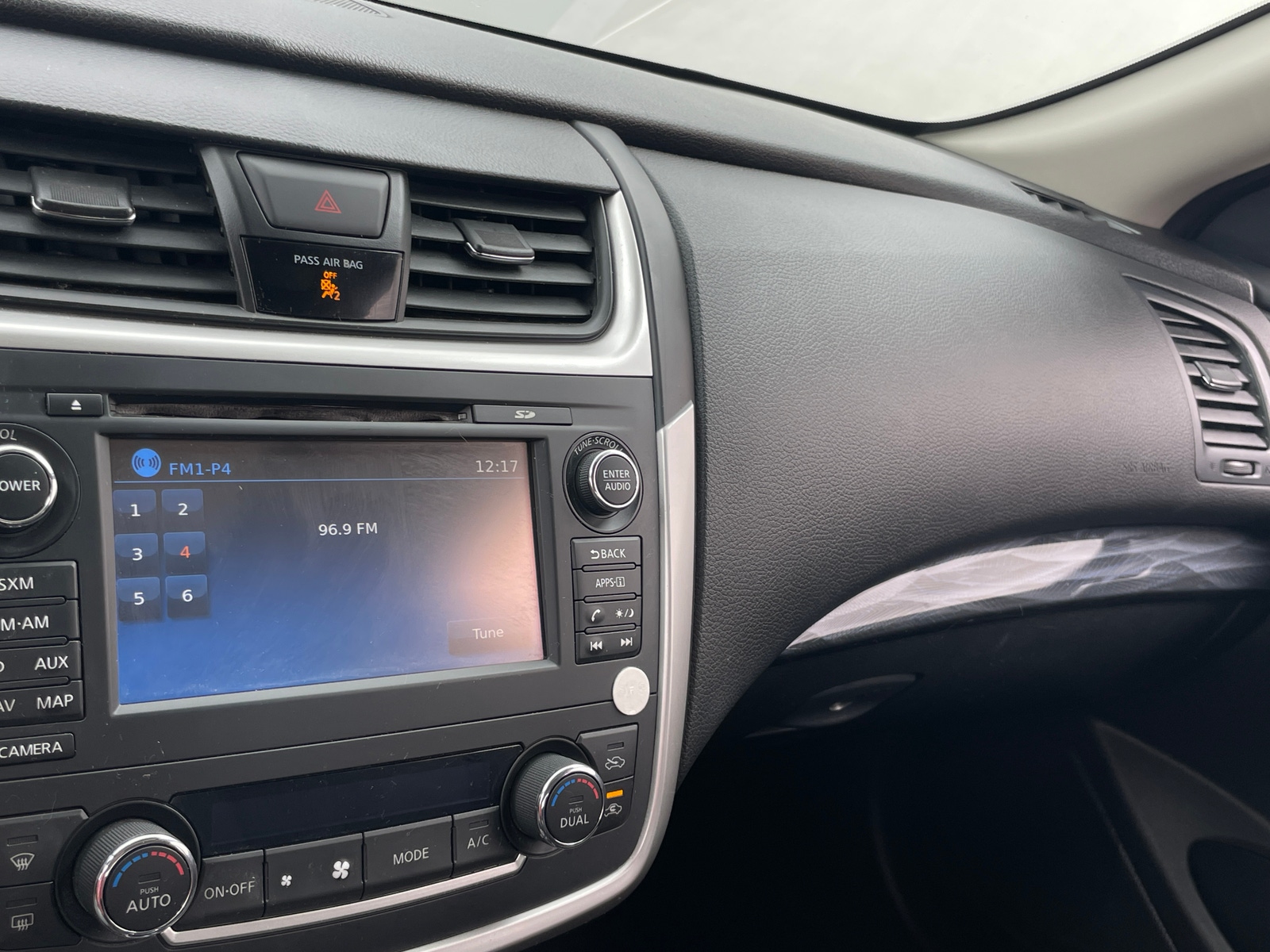 Thumbnail: 2016 Nissan Altima - 4