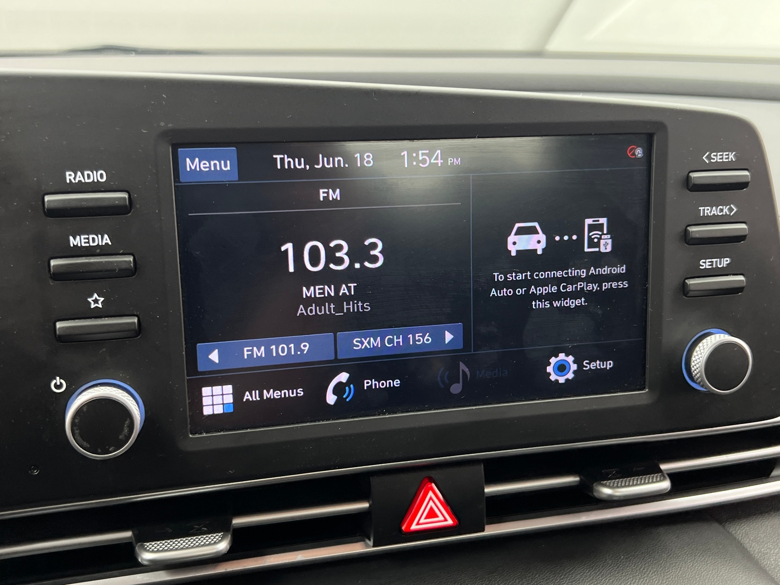 Thumbnail: 2022 Hyundai Elantra - 4