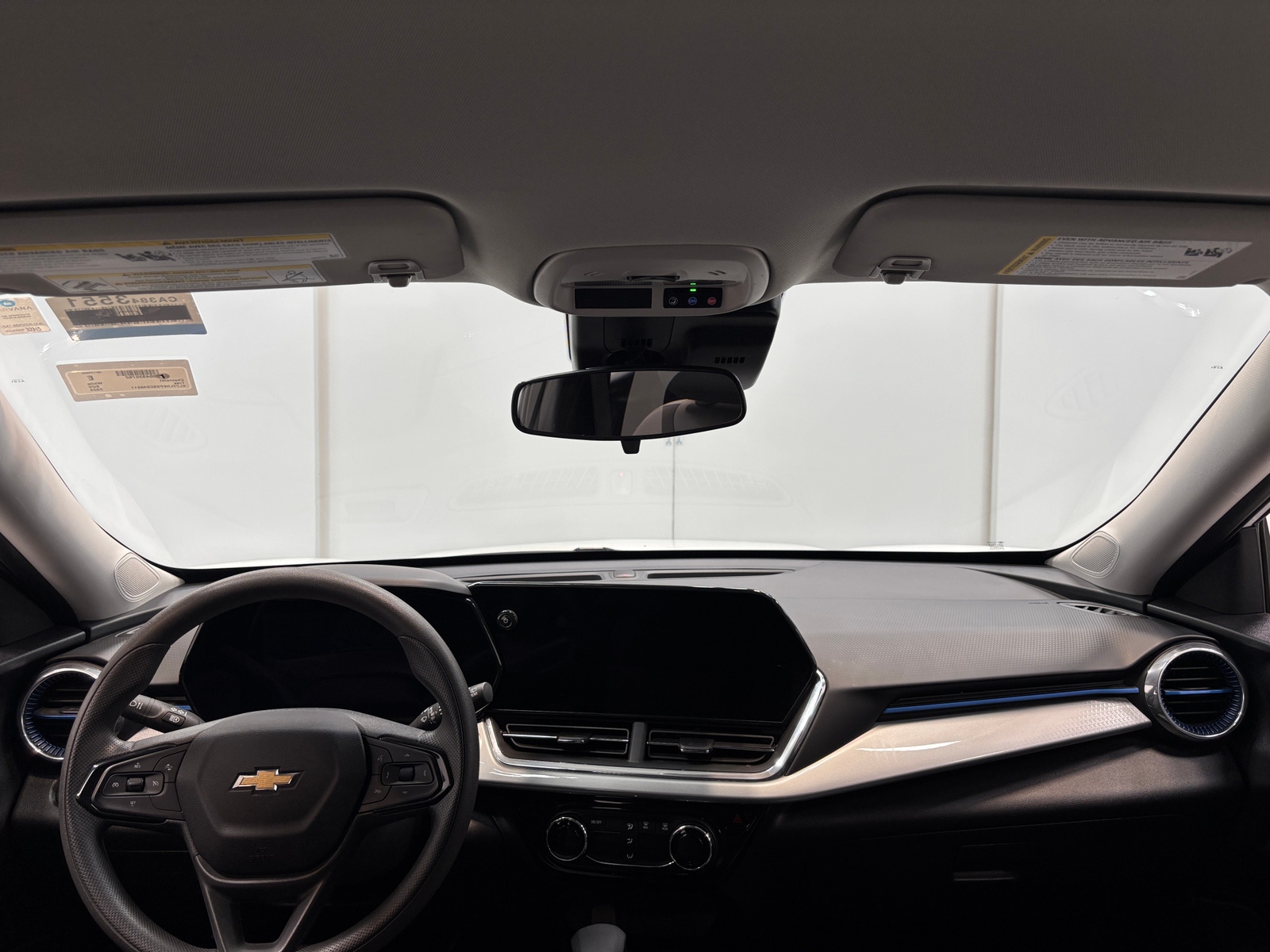 Thumbnail: 2025 Chevrolet Trax - 3