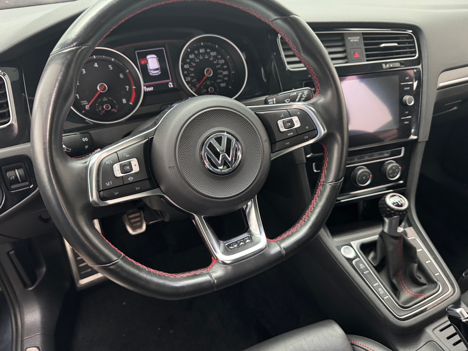 Thumbnail: 2020 Volkswagen Golf - 4