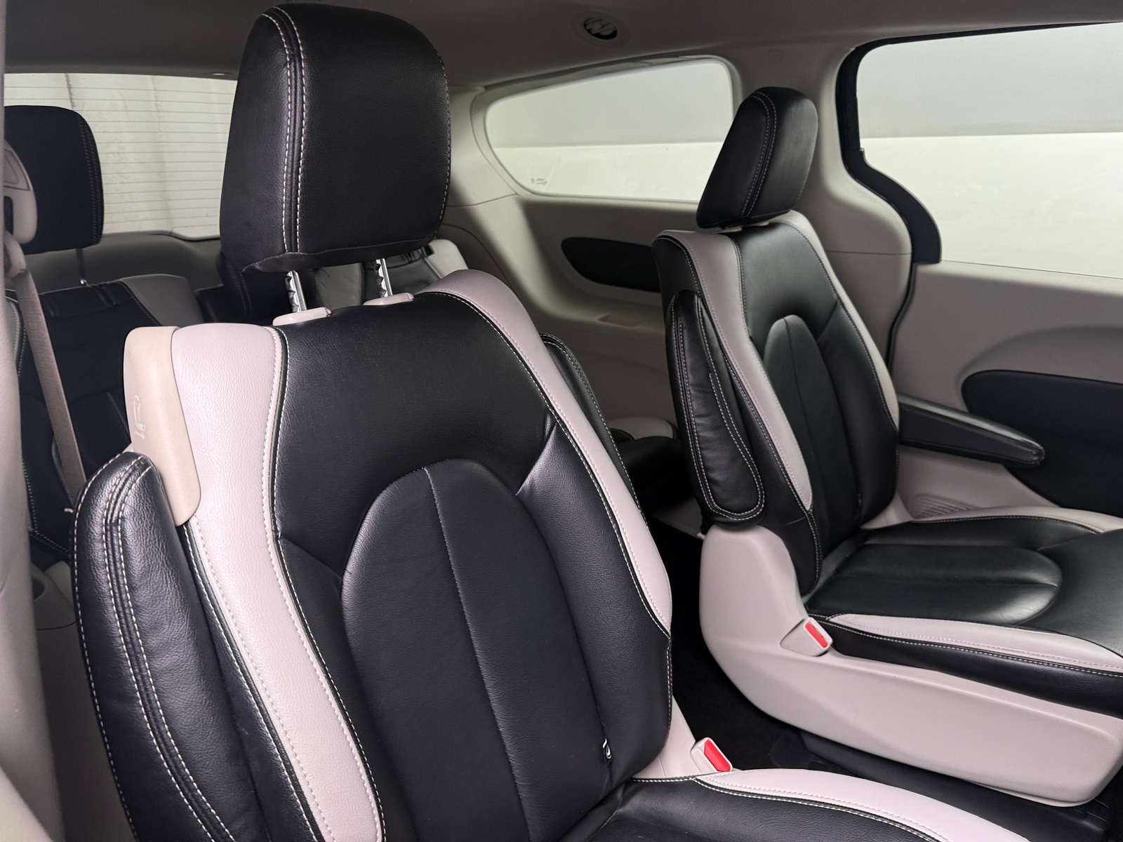 Thumbnail: 2018 Chrysler Pacifica - 6