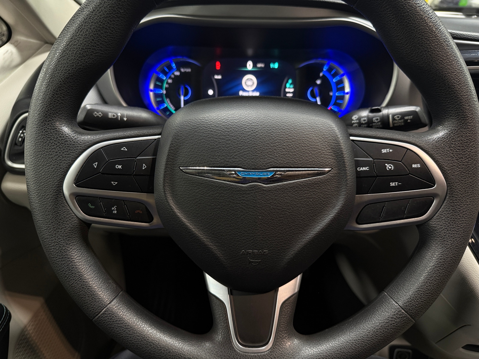 Thumbnail: 2018 Chrysler Pacifica - 5