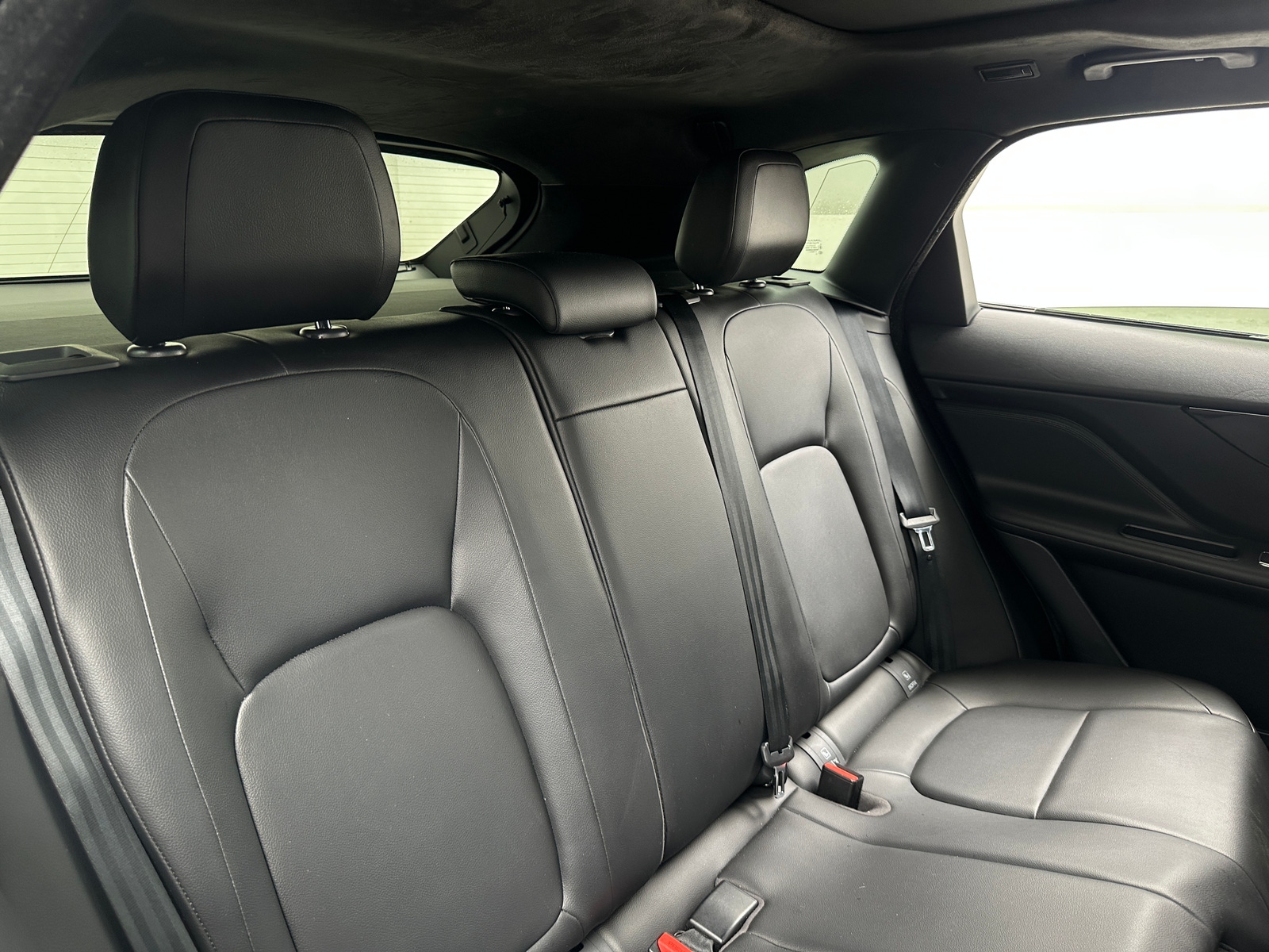 Thumbnail: 2020 Jaguar F-Pace - 6