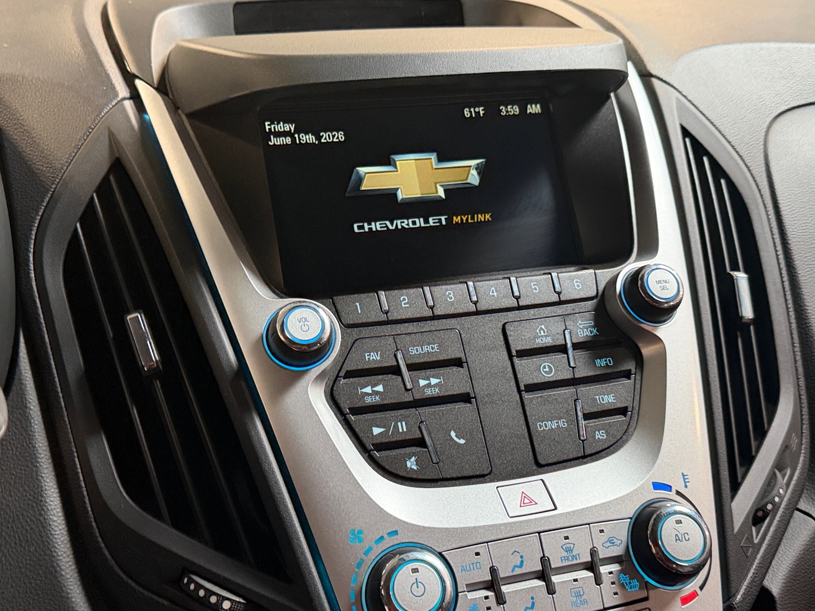 Thumbnail: 2017 Chevrolet Equinox - 3