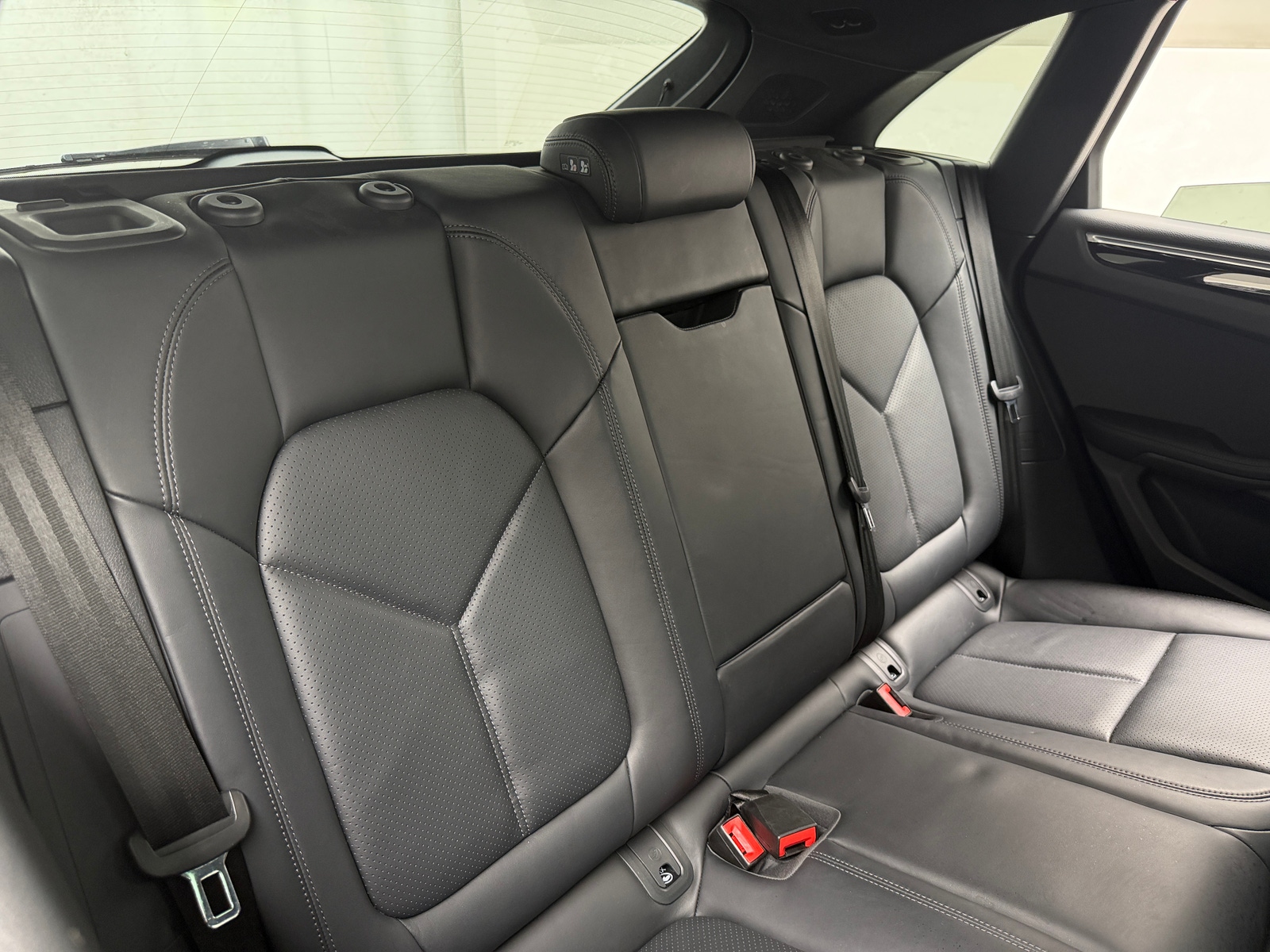 Thumbnail: 2023 Porsche Macan - 5