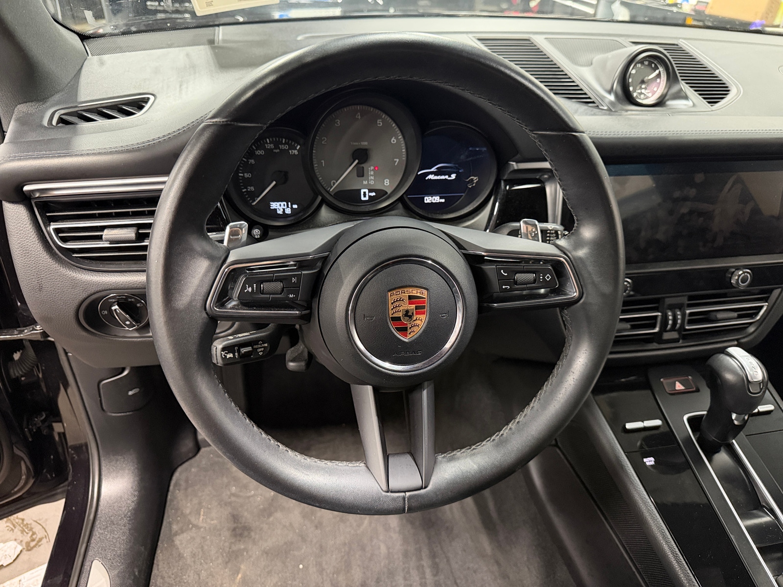 Thumbnail: 2023 Porsche Macan - 4