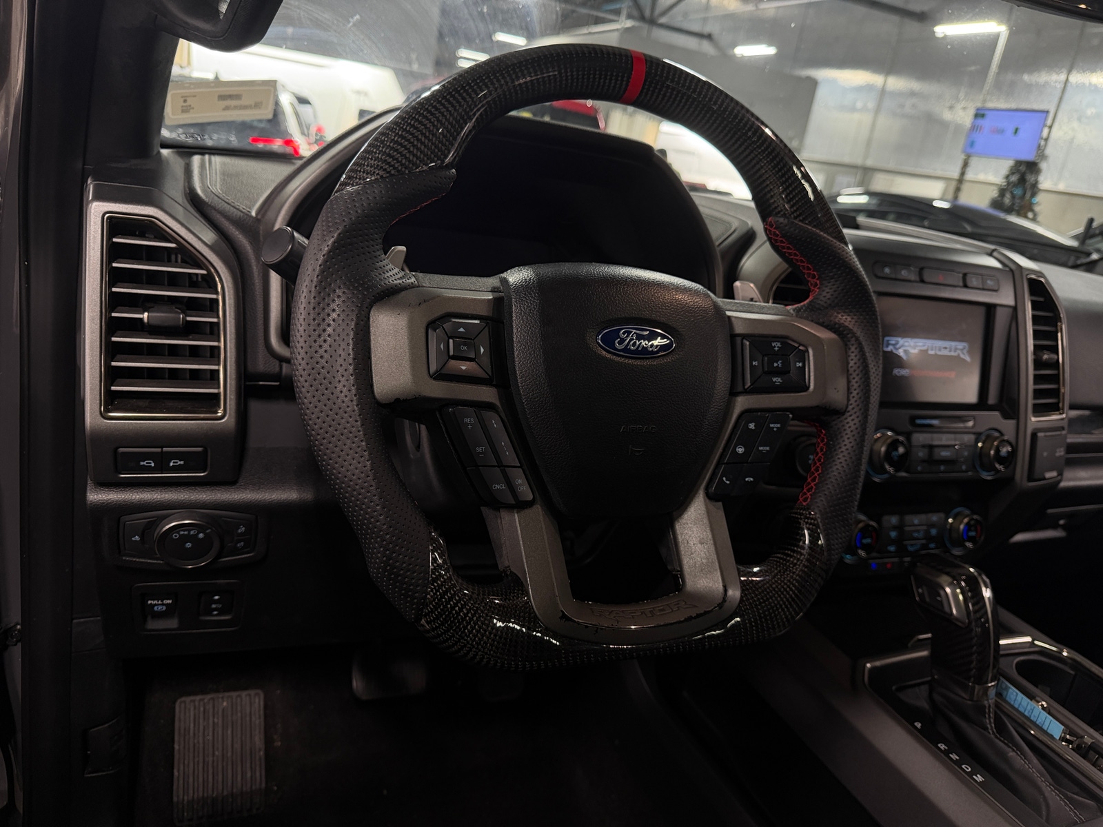 Thumbnail: 2020 Ford Econoline - 4