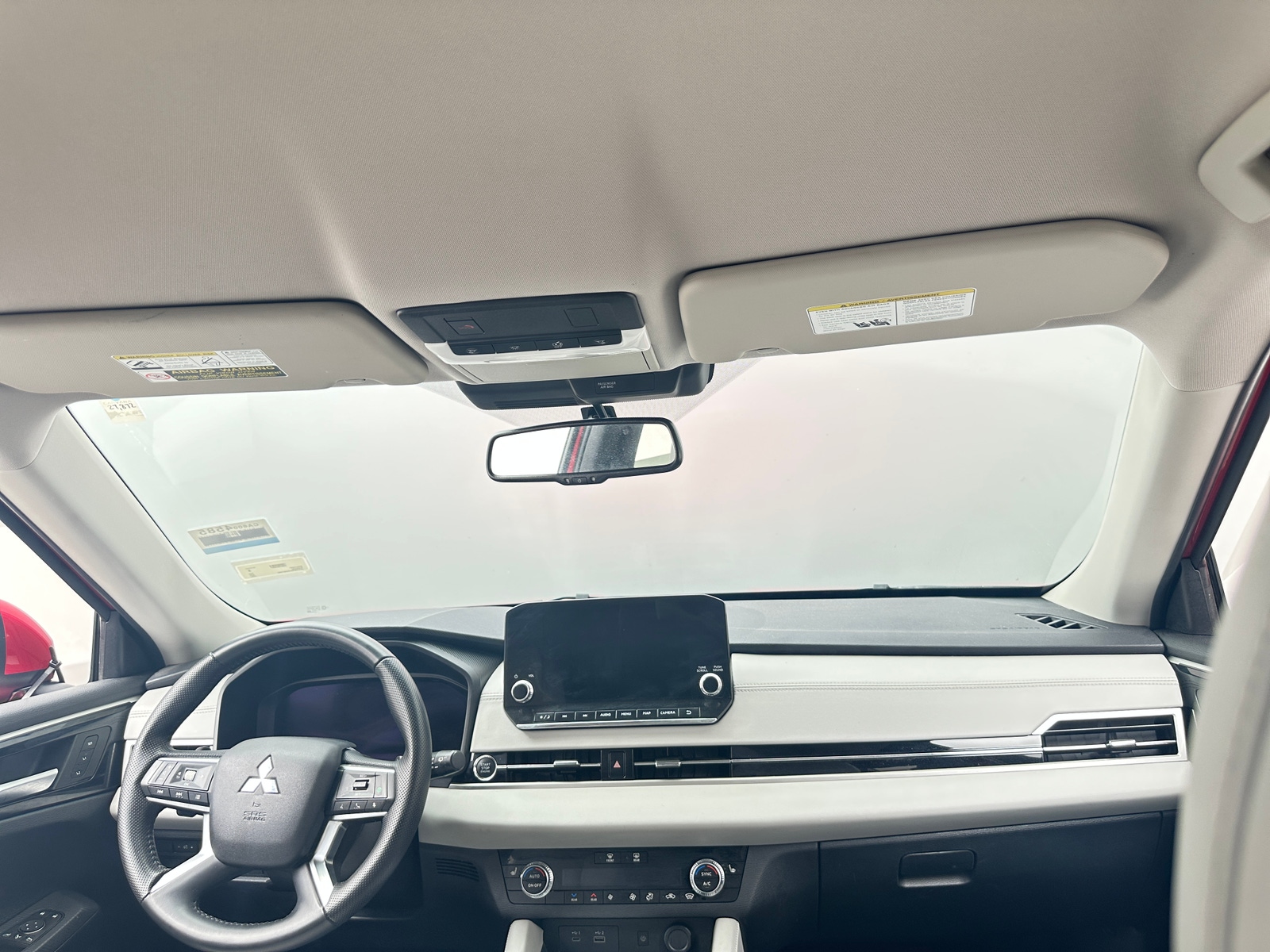Thumbnail: 2024 Mitsubishi Outlander - 2